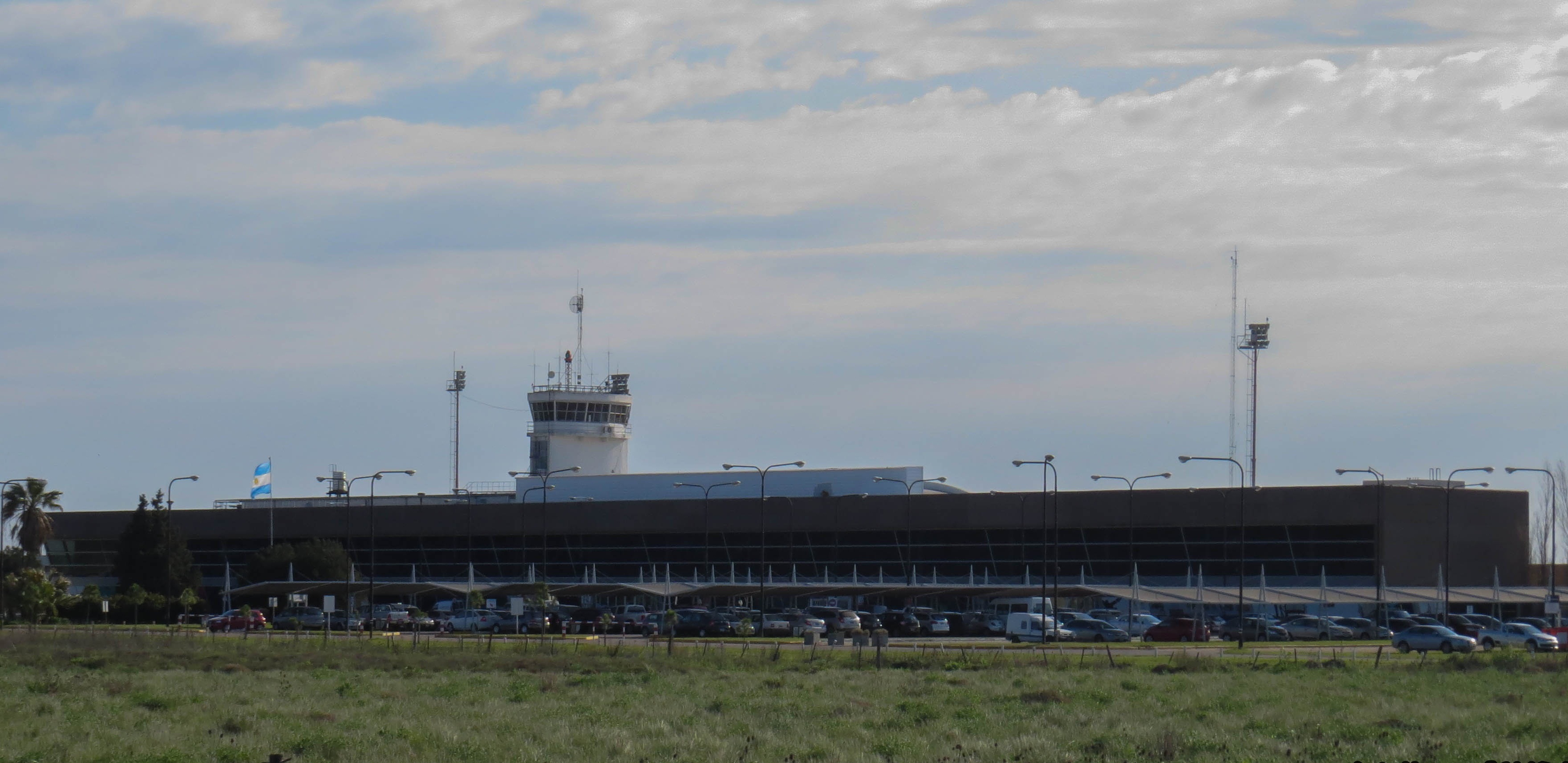 Reino Unido refuerza defensa en Malvinas con cuatro aviones caza