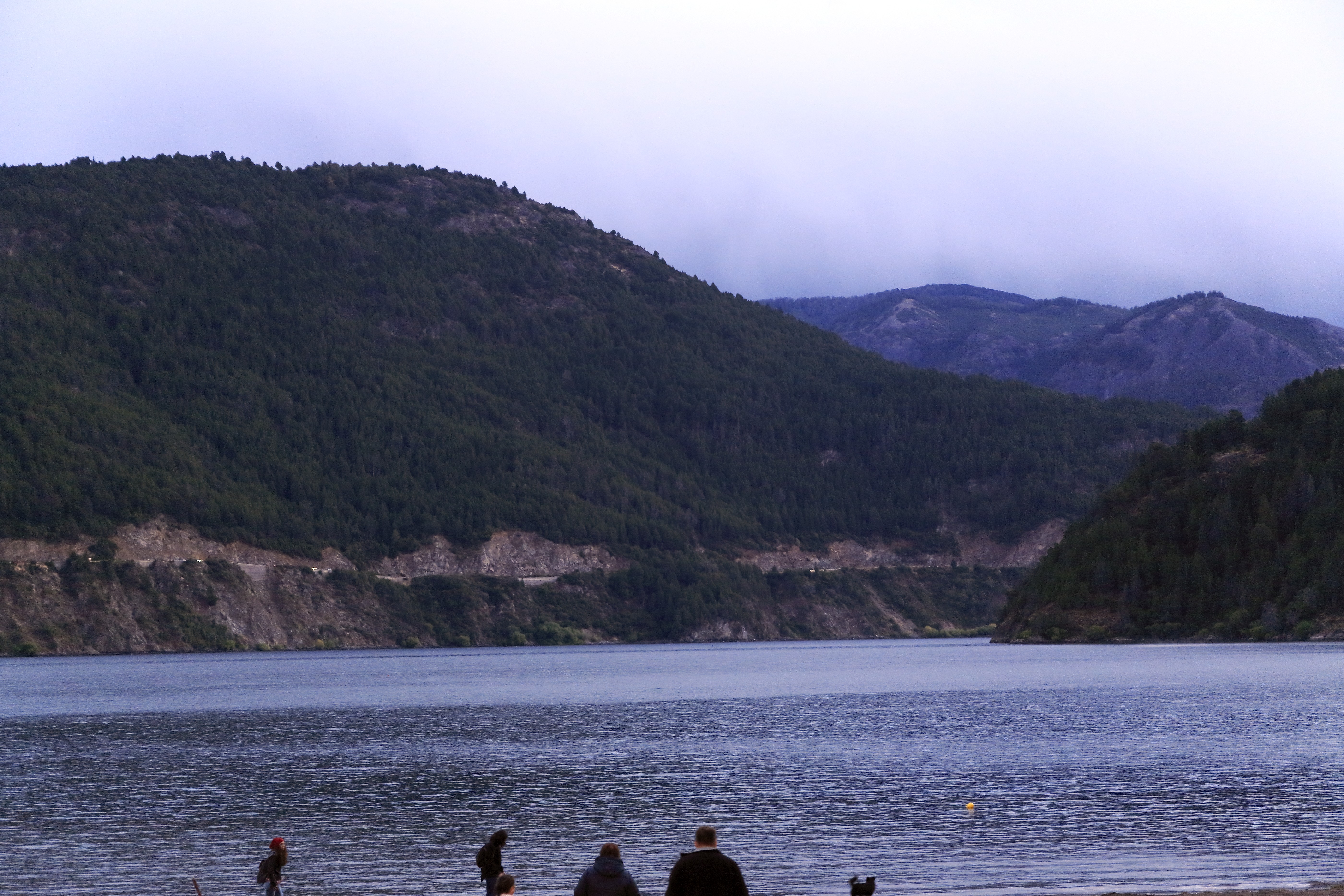 Mujer muere en Lago Lácar
