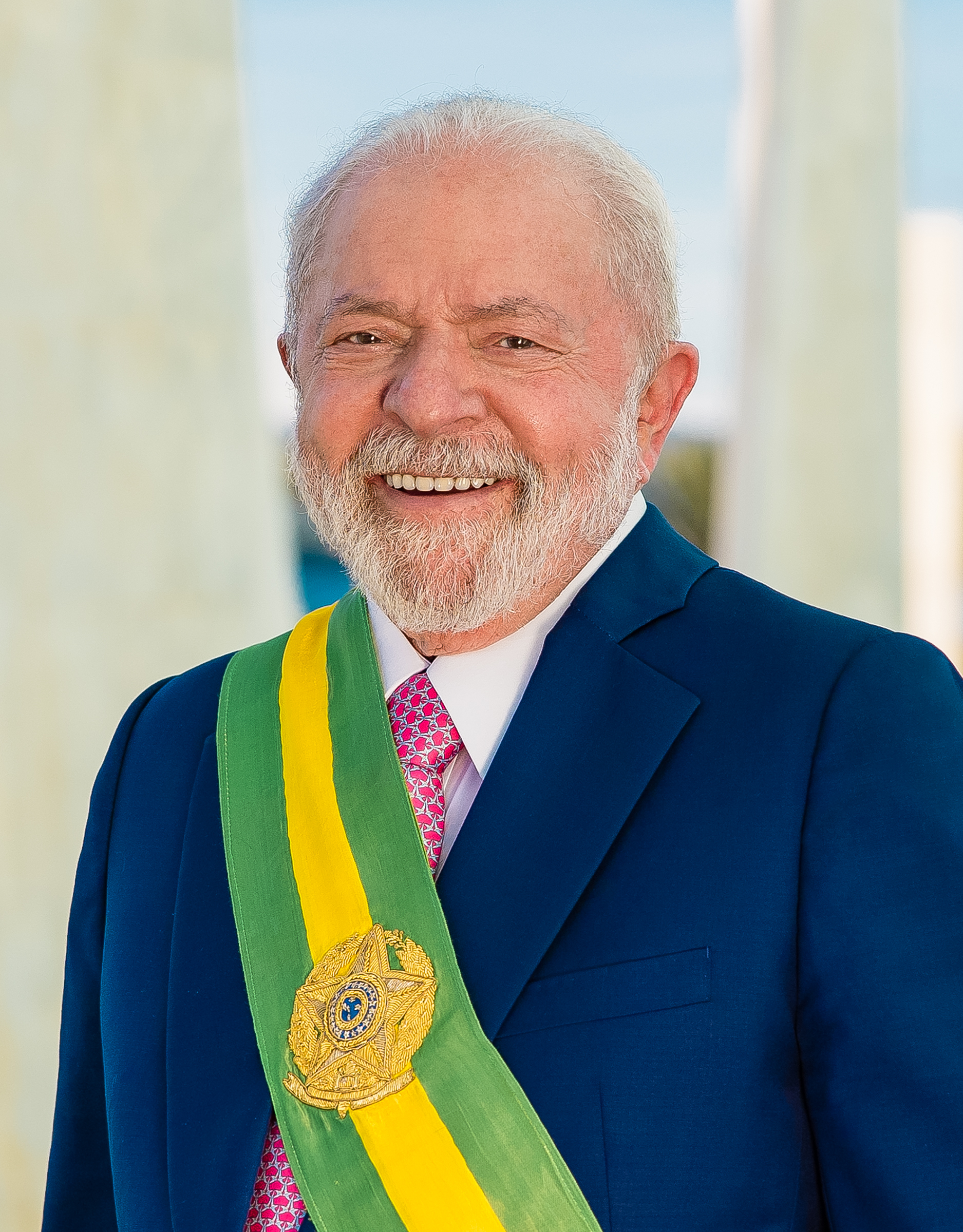 Flávio Bolsonaro lidera a Lula por 7 puntos con 6% del escrutinio
