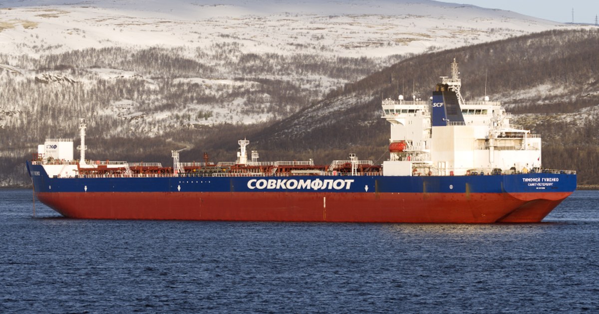 Rusia inicia proyecto para exportar petróleo a través de la ruta ártica.