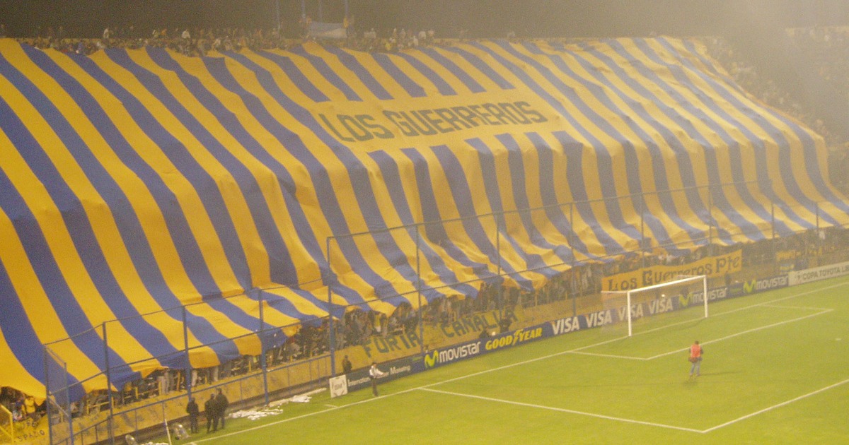 Agreden a vendedor de banderas de Rosario Central