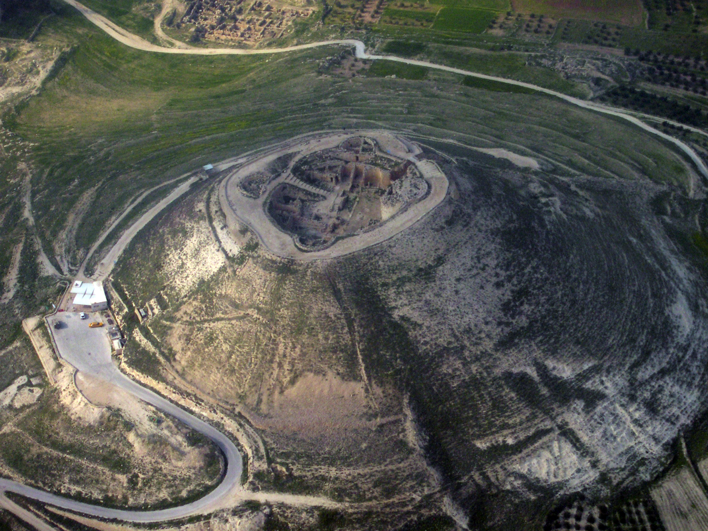 Cisjordania: Atropello en Gush Etzion hiere a cuatro; soldado israelí abate atacante