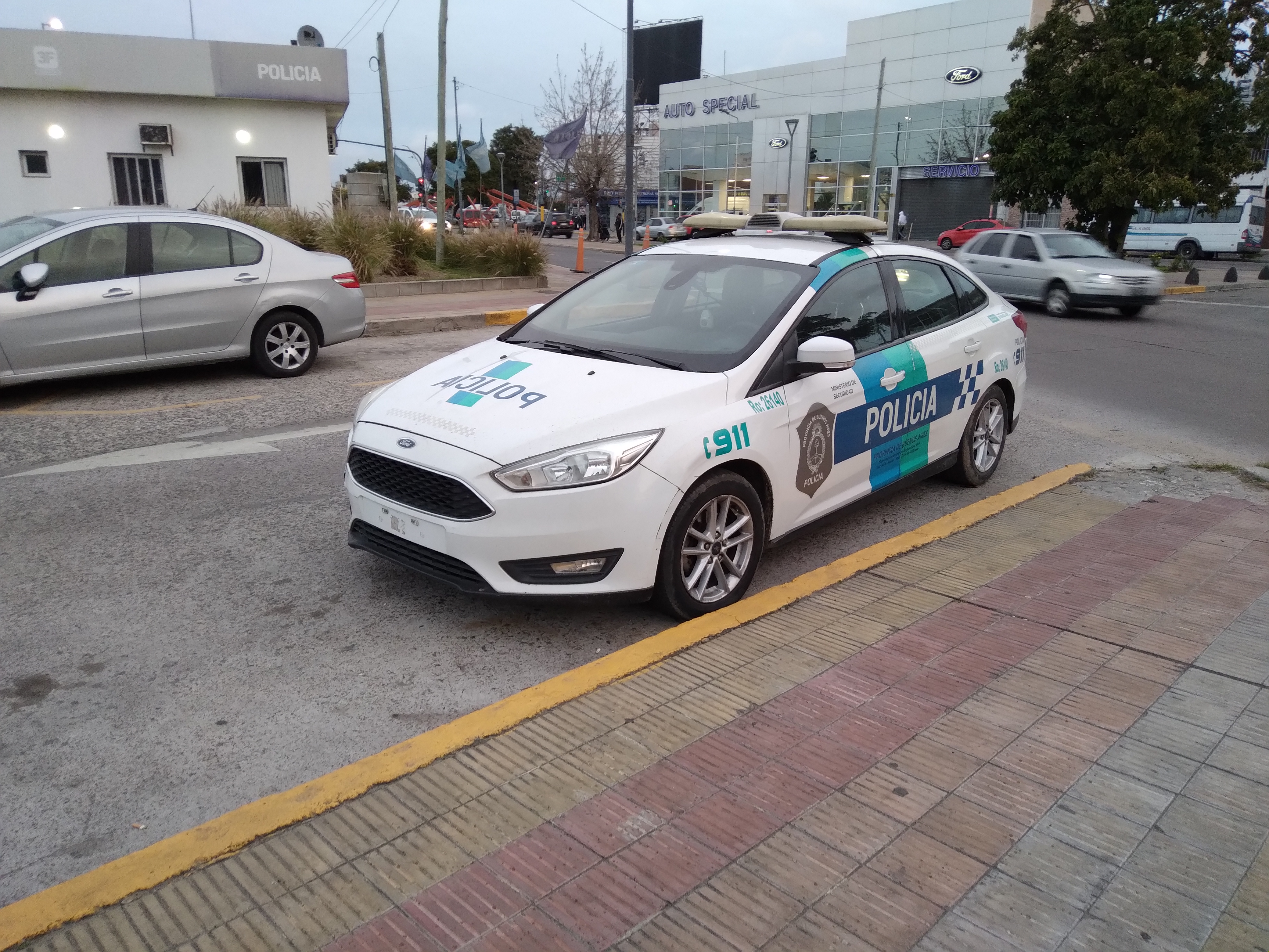 Detuvieron a un conductor tras chocar, huir y agredir a la policía en el barrio Menfa
