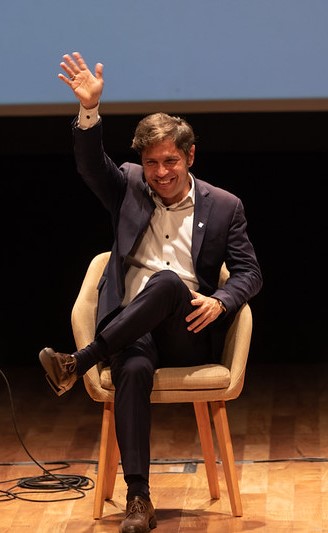Guerra por los fondos: Municipios bonaerenses acorralan a Kicillof por obras frenadas