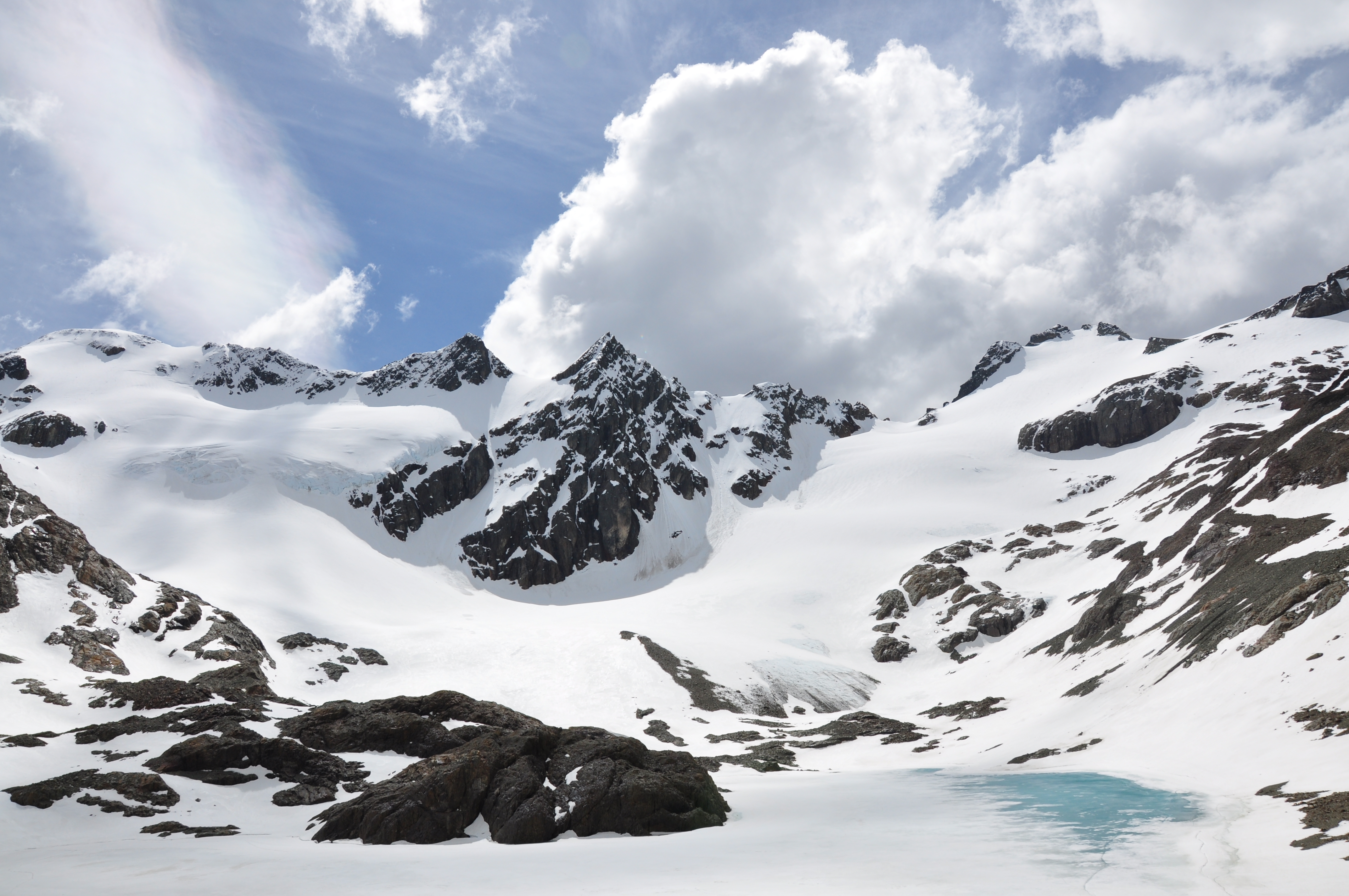Guía y turista uruguaya fallecen al caer en Glaciar Vinciguerra, Tierra del Fuego