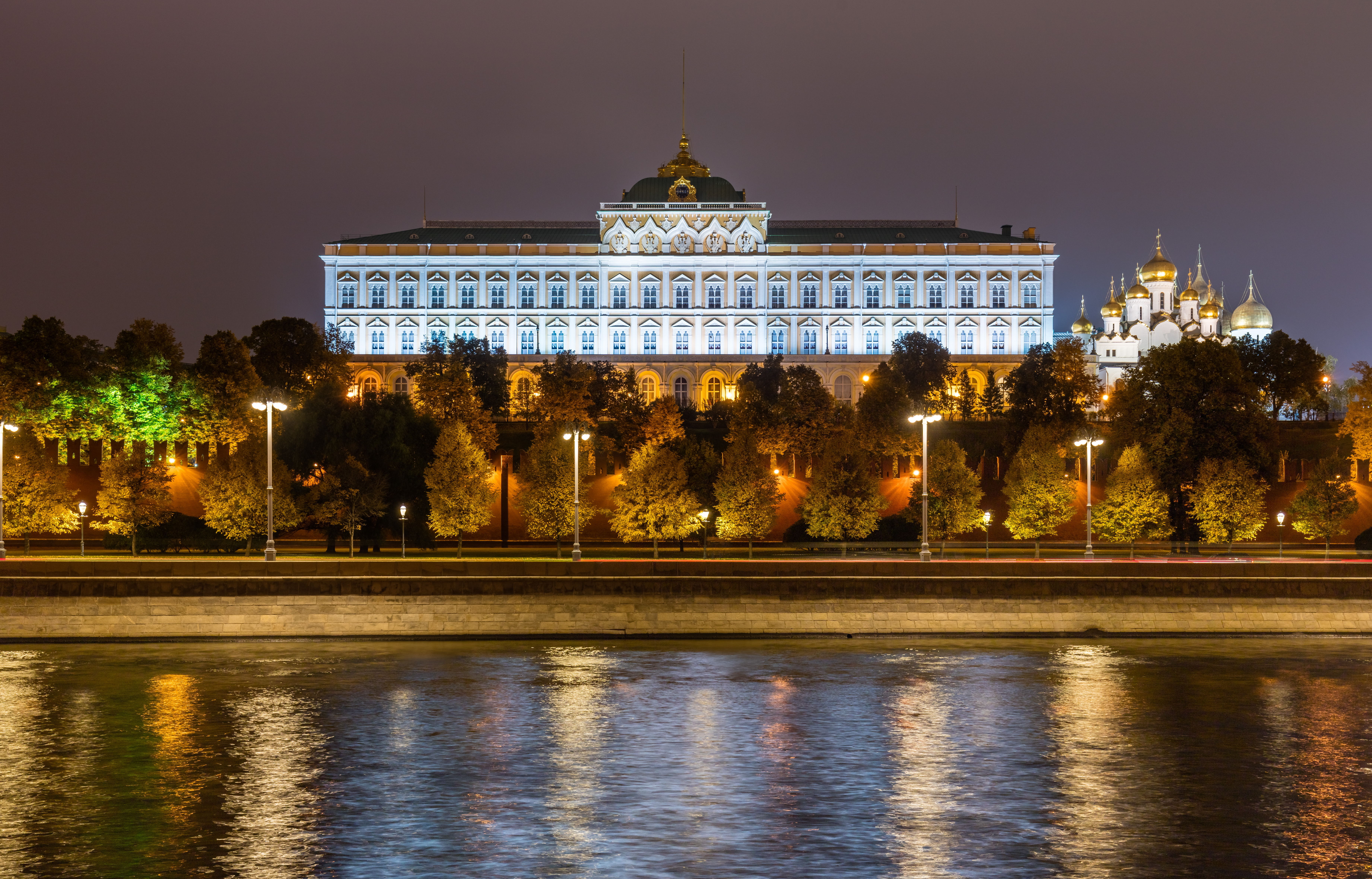 Kremlin impulsa a grupos ultraconservadores
