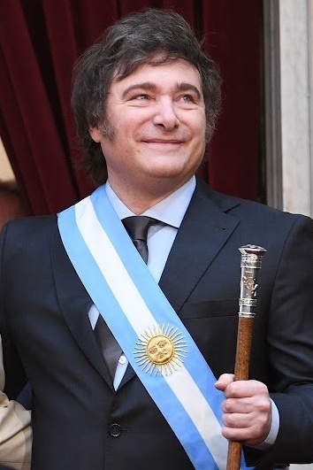 Milei frena disputas internas en Tucumán mientras crecen tensiones por las elecciones de 2027