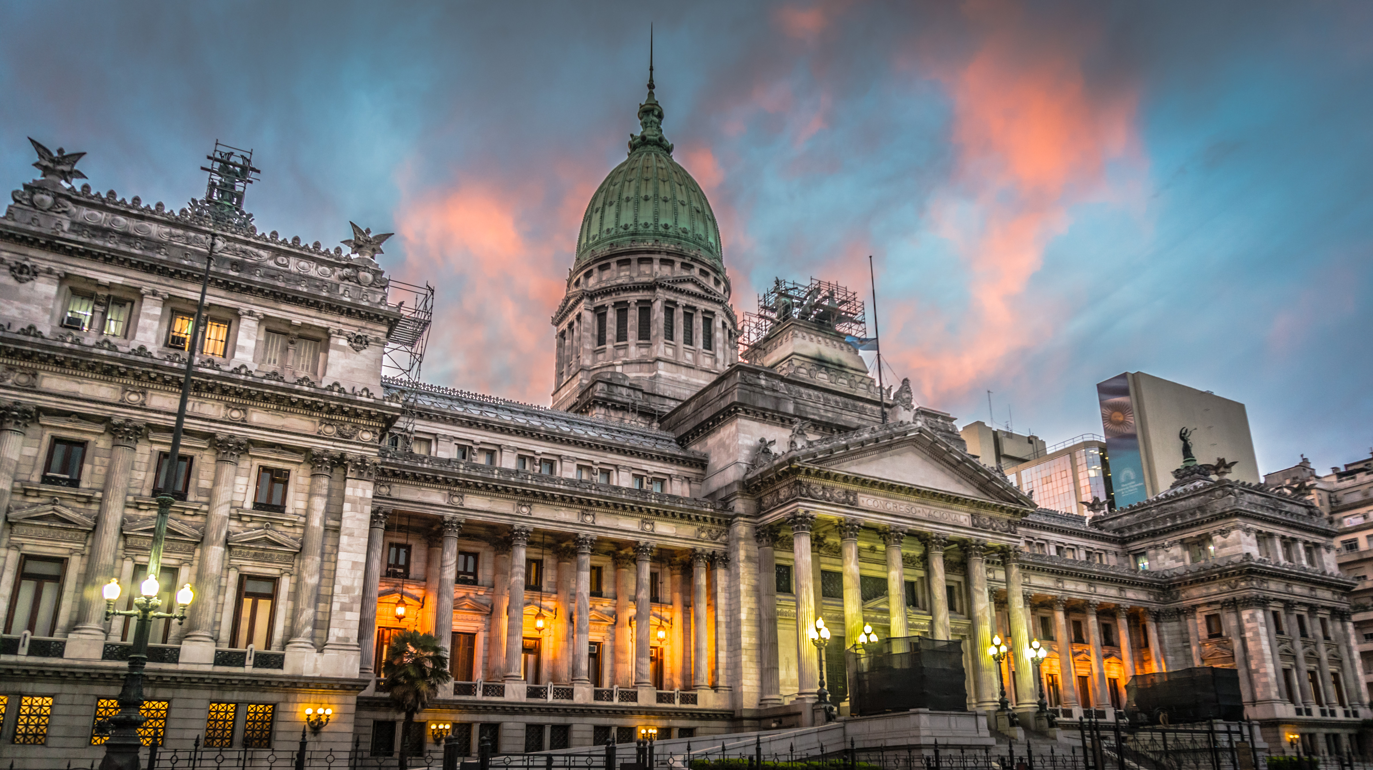 Pesquisa $LIBRA frena sin software vital; oposición: "Si se frena, es impunidad