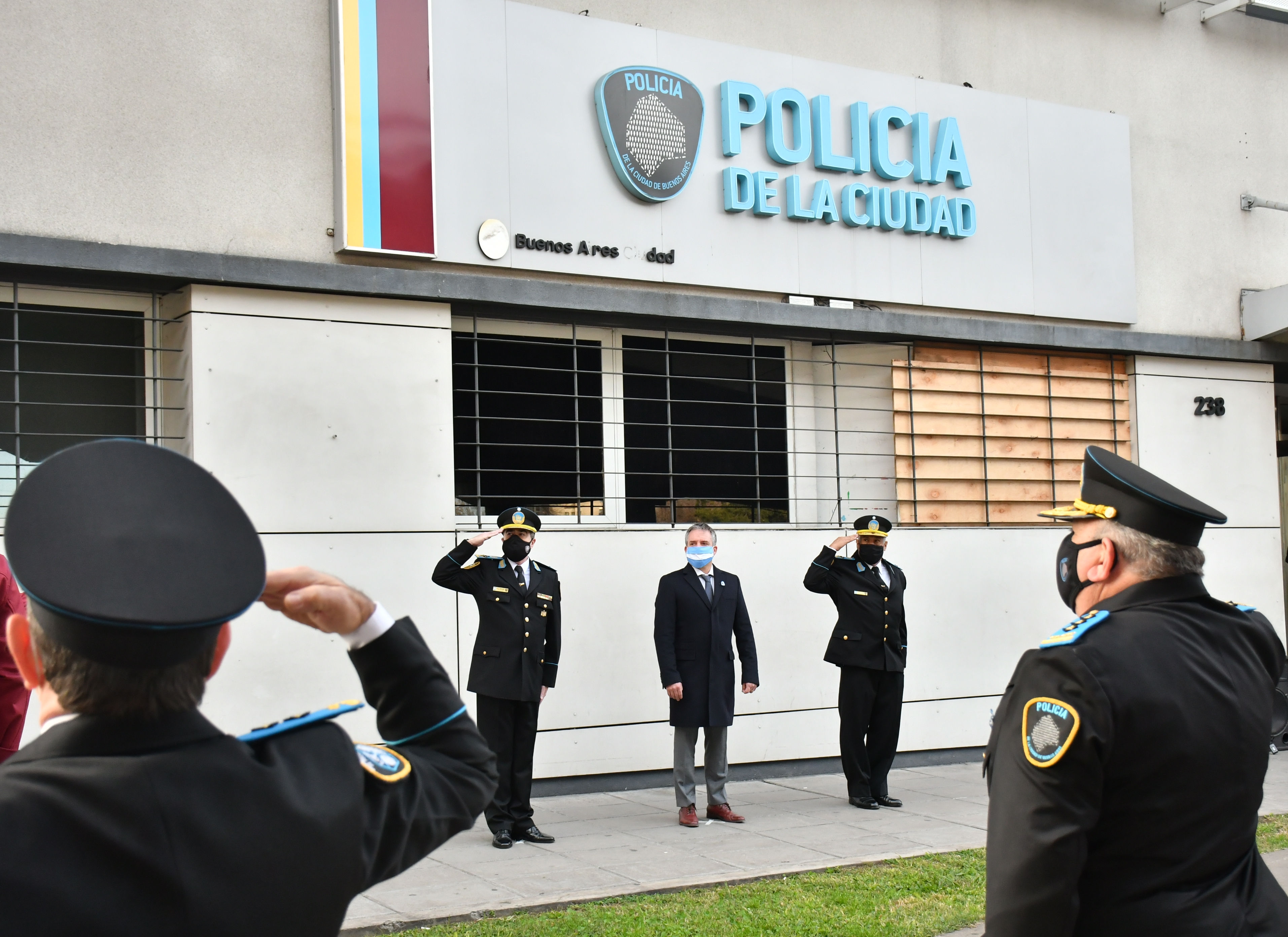 En una operación que incluyó trece allanamientos, la Policía de la Ciudad logró la deten