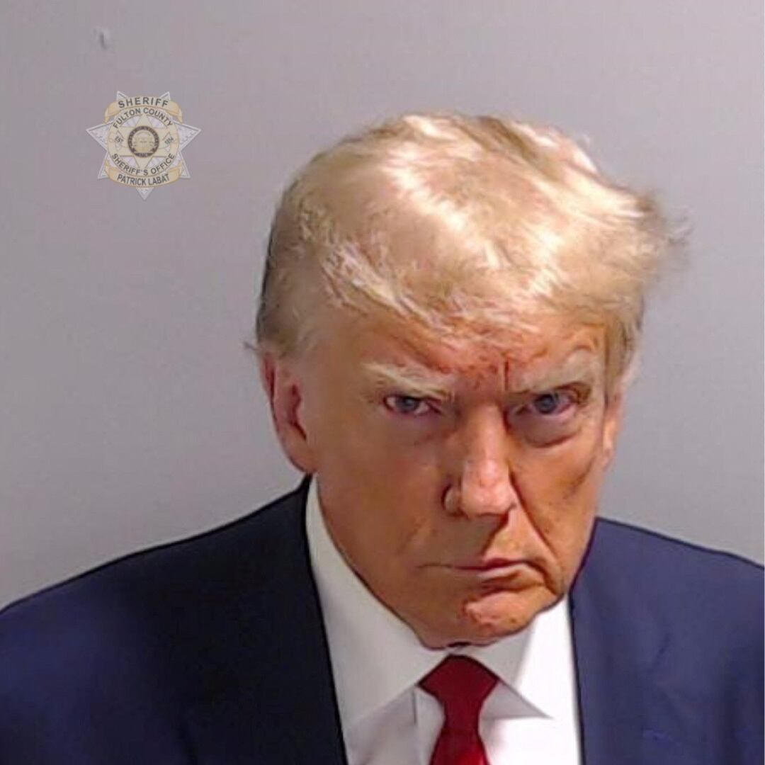 Trump afirma que el estrecho de Ormuz está abierto pero mantiene el bloqueo naval a Irán