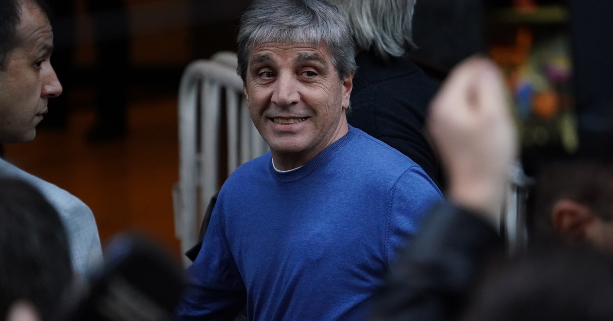Cruce diplomático: Caputo respondió a Petro por la deuda externa argentina
