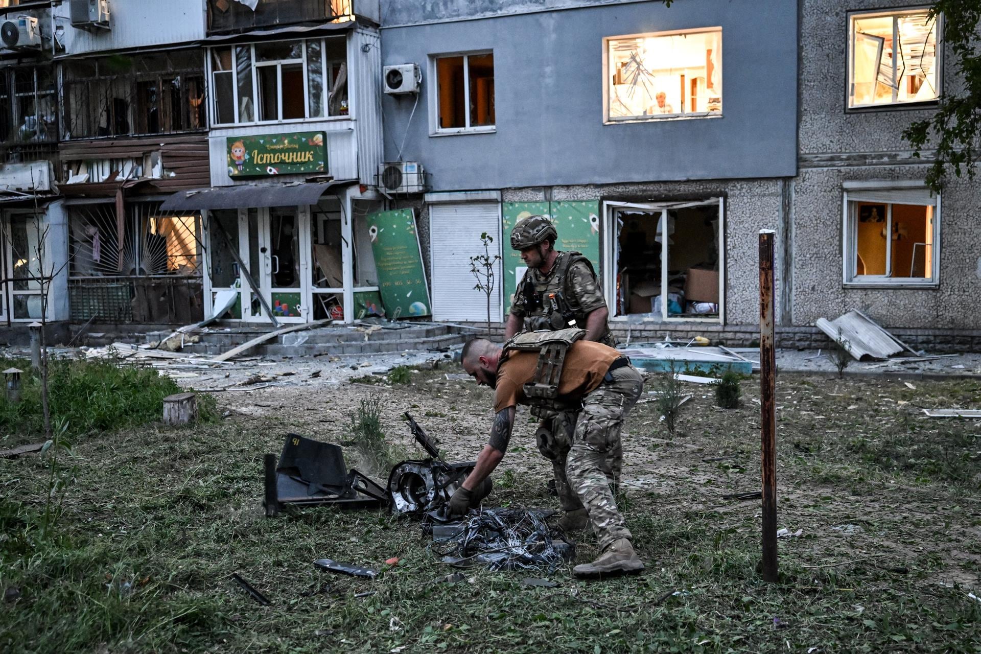 Rusia ataca con drones Ucrania: 12 muertos en Donetsk y Kherson