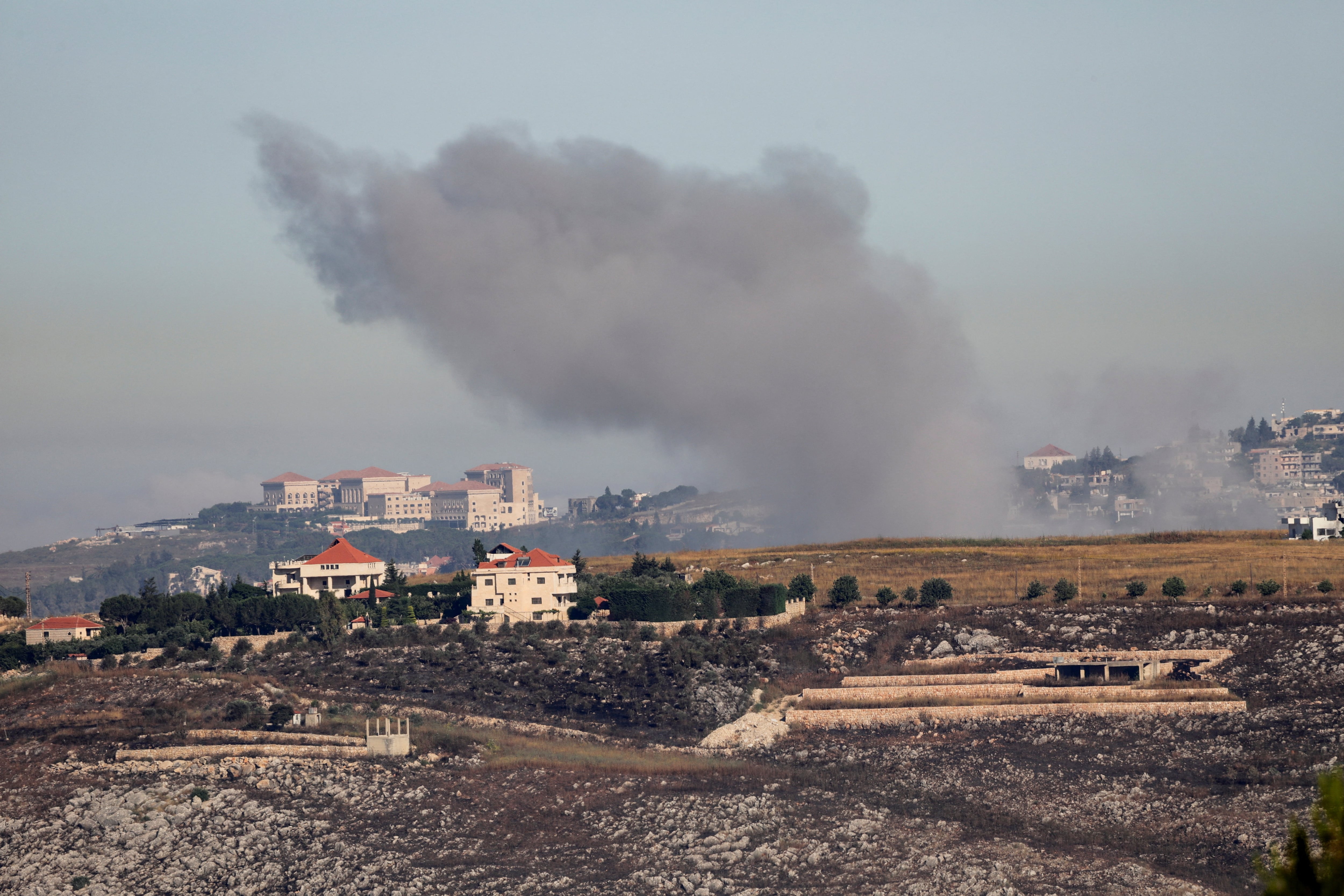 Israel bombardeó 150 objetivos de Hezbollah en el sur del Líbano en 48 h.