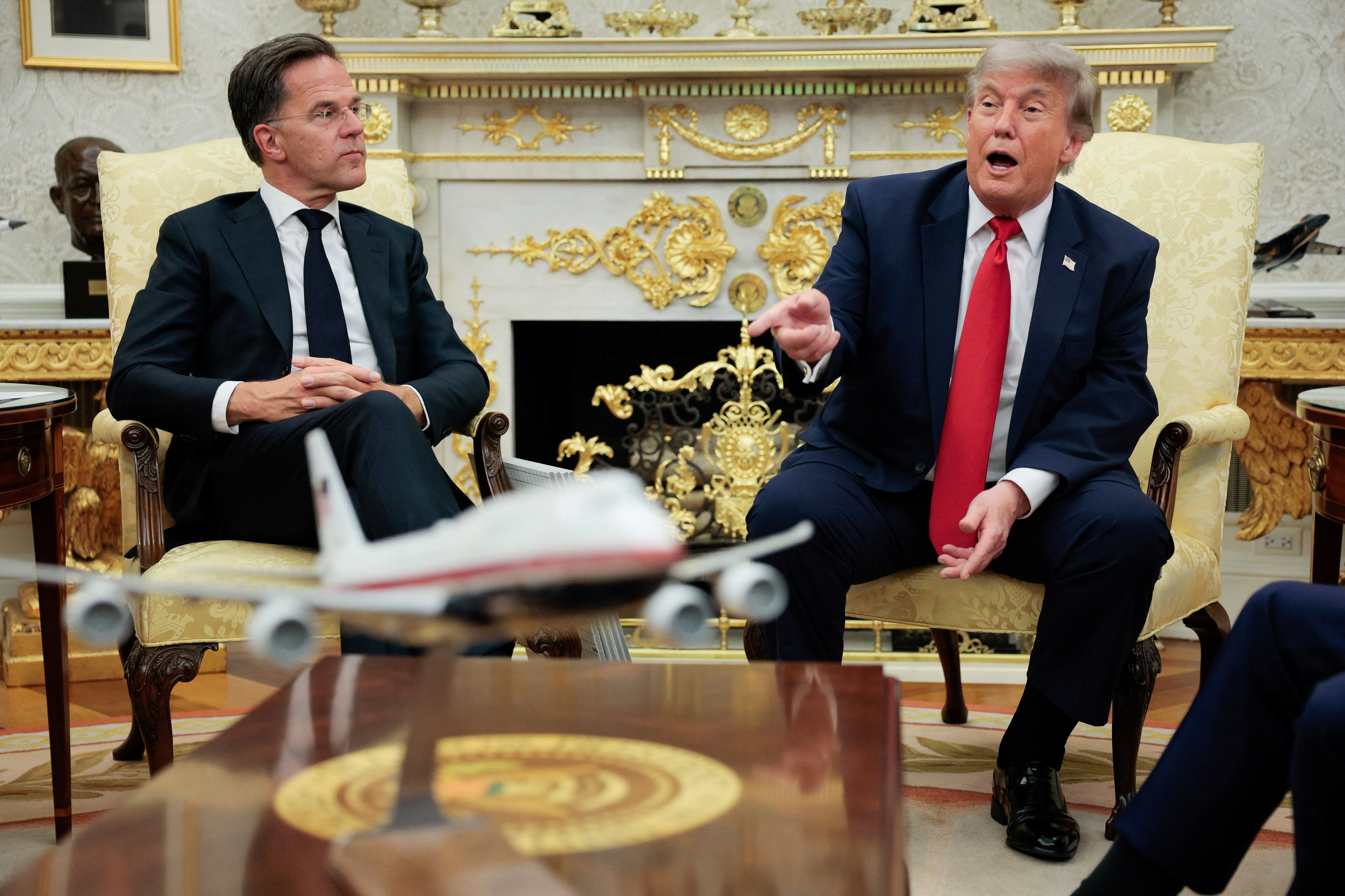 Trump intensifica presión sobre OTAN y reitera amenaza de abandono
