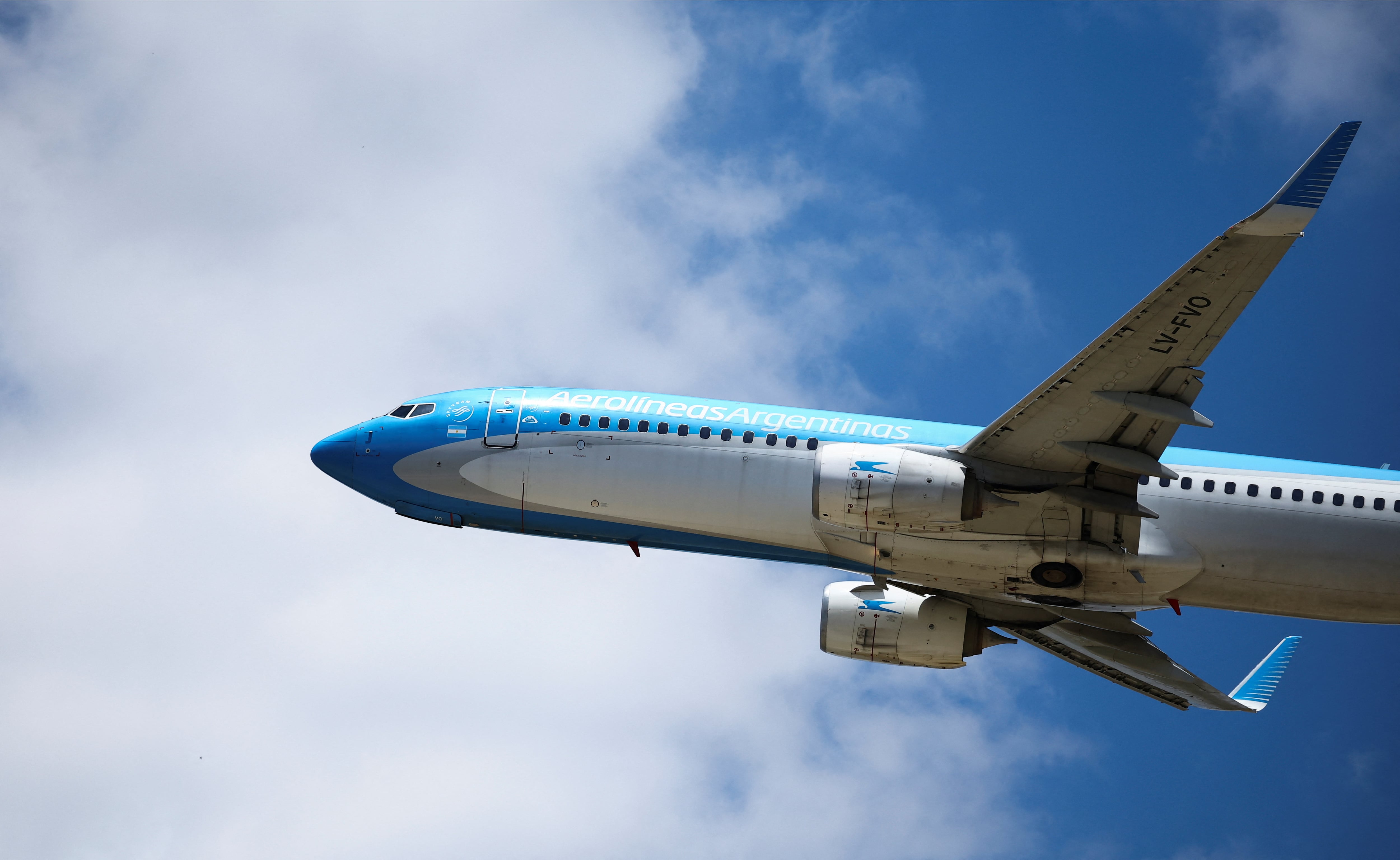 Vuelo comercial aterriza de emergencia en Corrientes por amenaza de bomba
