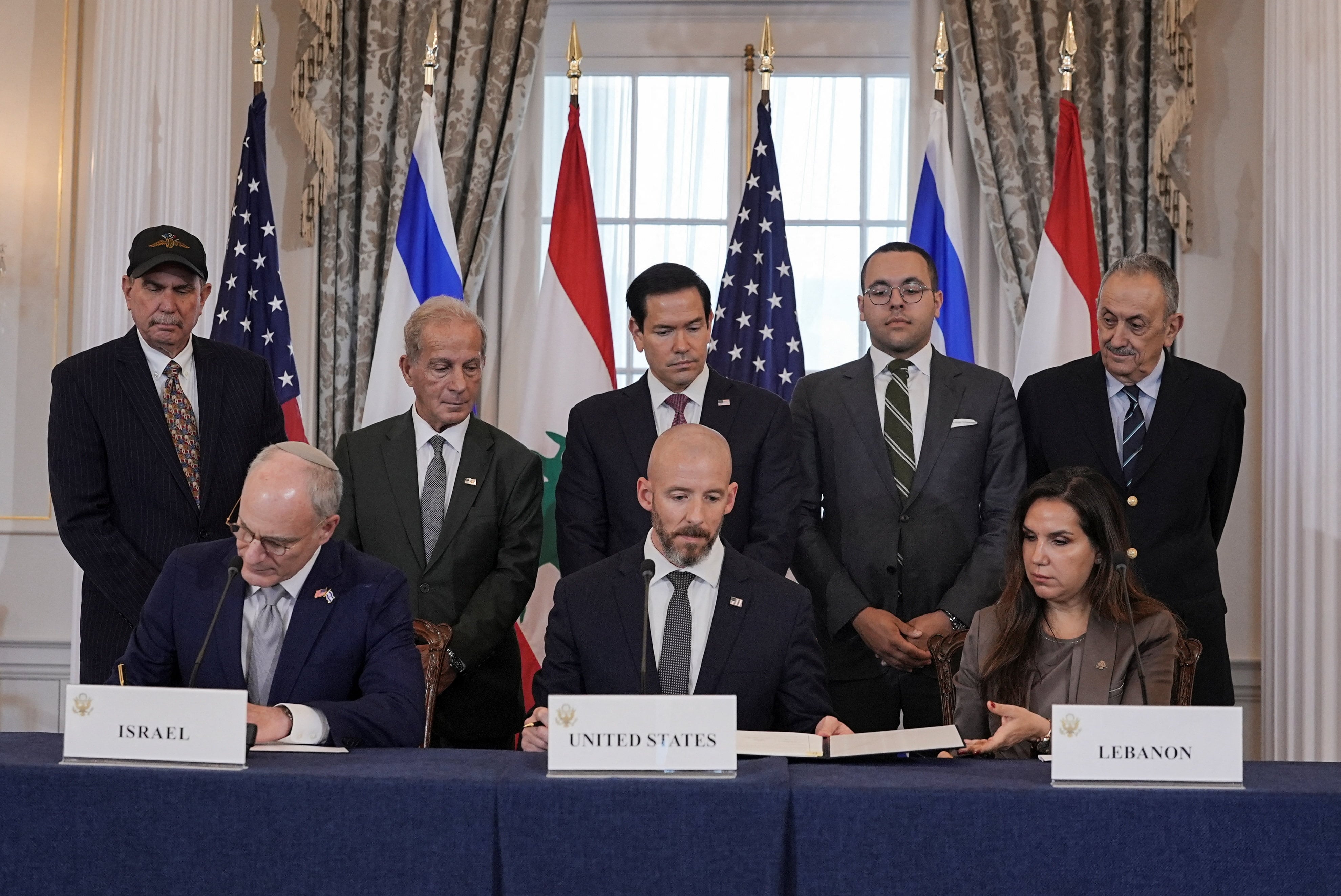 EE.UU. media acuerdo Israel-Líbano para una paz duradera, pero el camino es largo