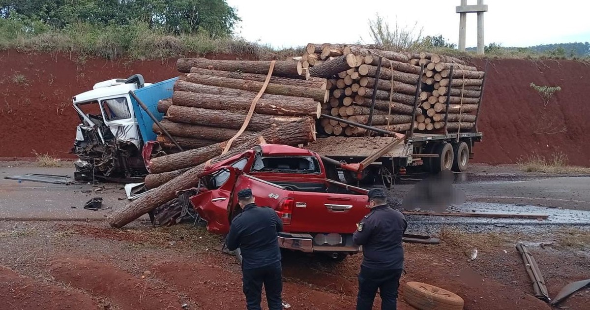 Jonás Chiluk robó un vehículo en Misiones y murió con dos al chocar un camión.