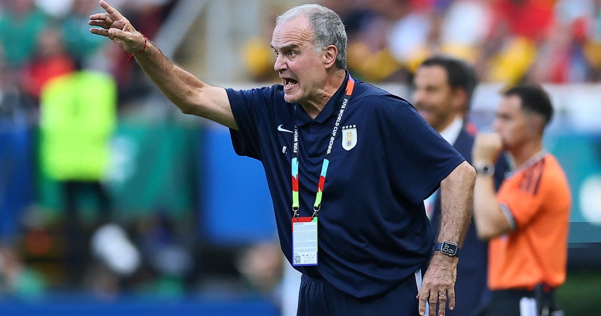 Lugano, lapidario con Bielsa: "Contaminó el ambiente y se amarró a un contrato