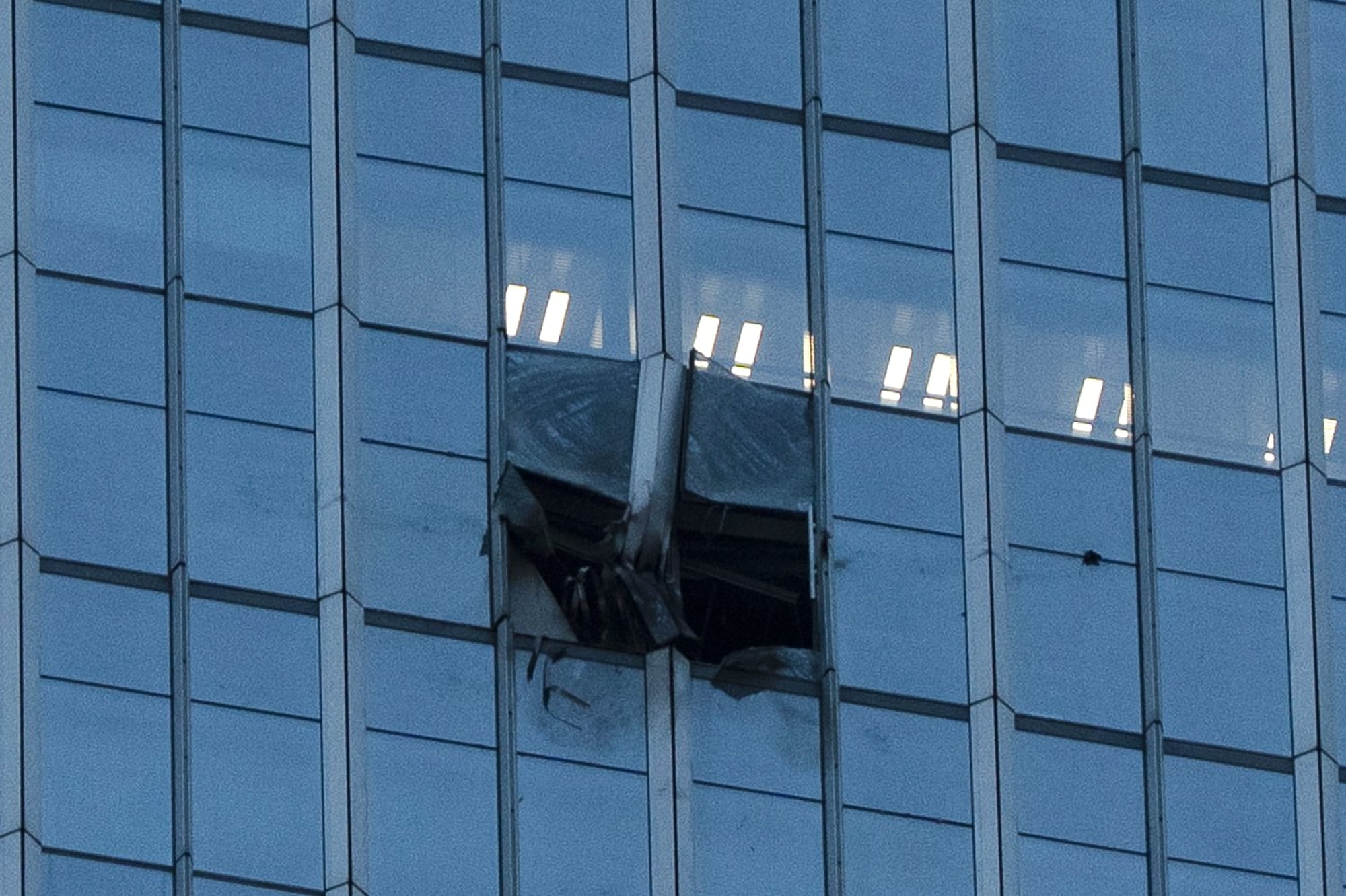 Beijing: Un muerto y 13 heridos, avioneta choca contra Torre Citic