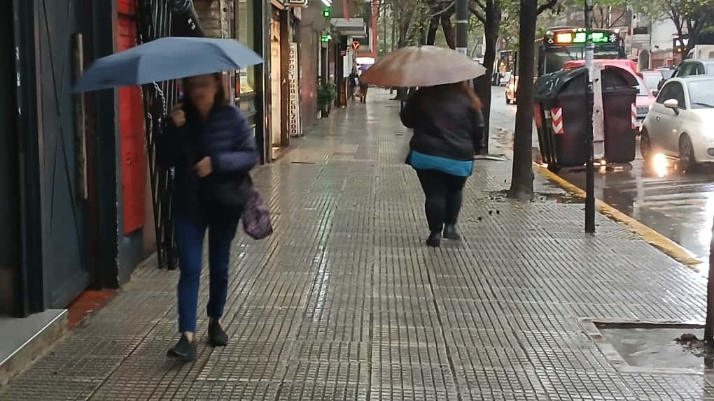 SMN alerta: Frío extremo en 4 provincias, lluvias en AMBA y vientos/tormentas