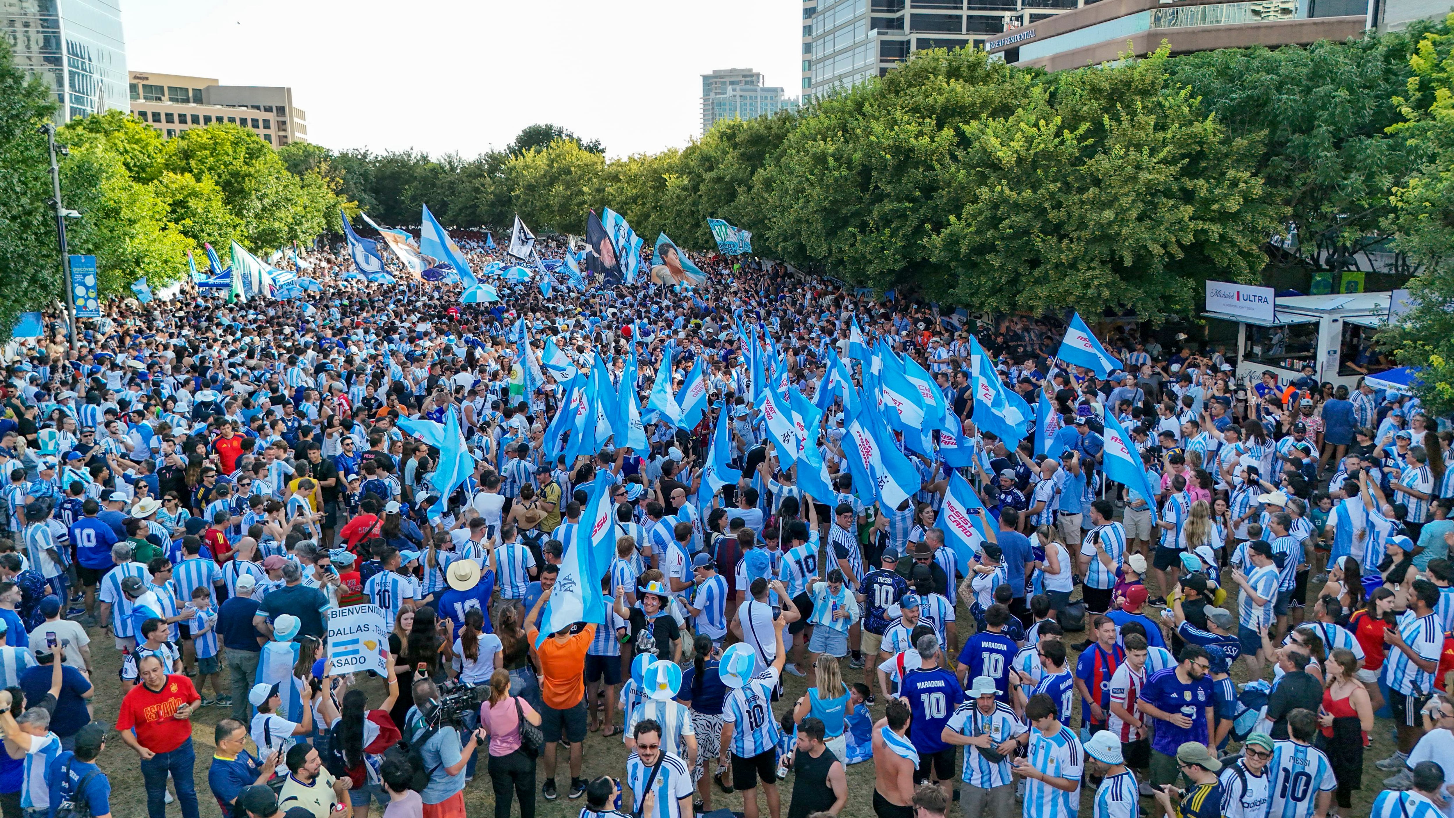 A los 60, dos hermanas argentinas cumplen su sueño mundialista en EE.UU.