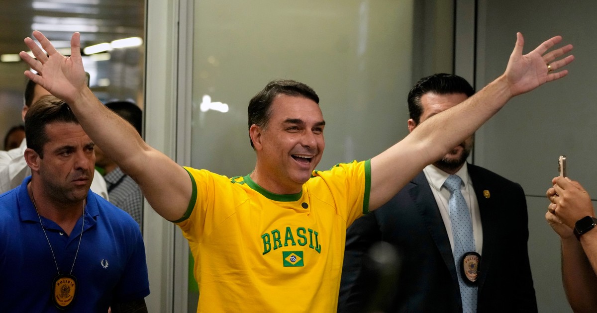 Flavio Bolsonaro se reúne con Milei en BA y agita interna con Lula