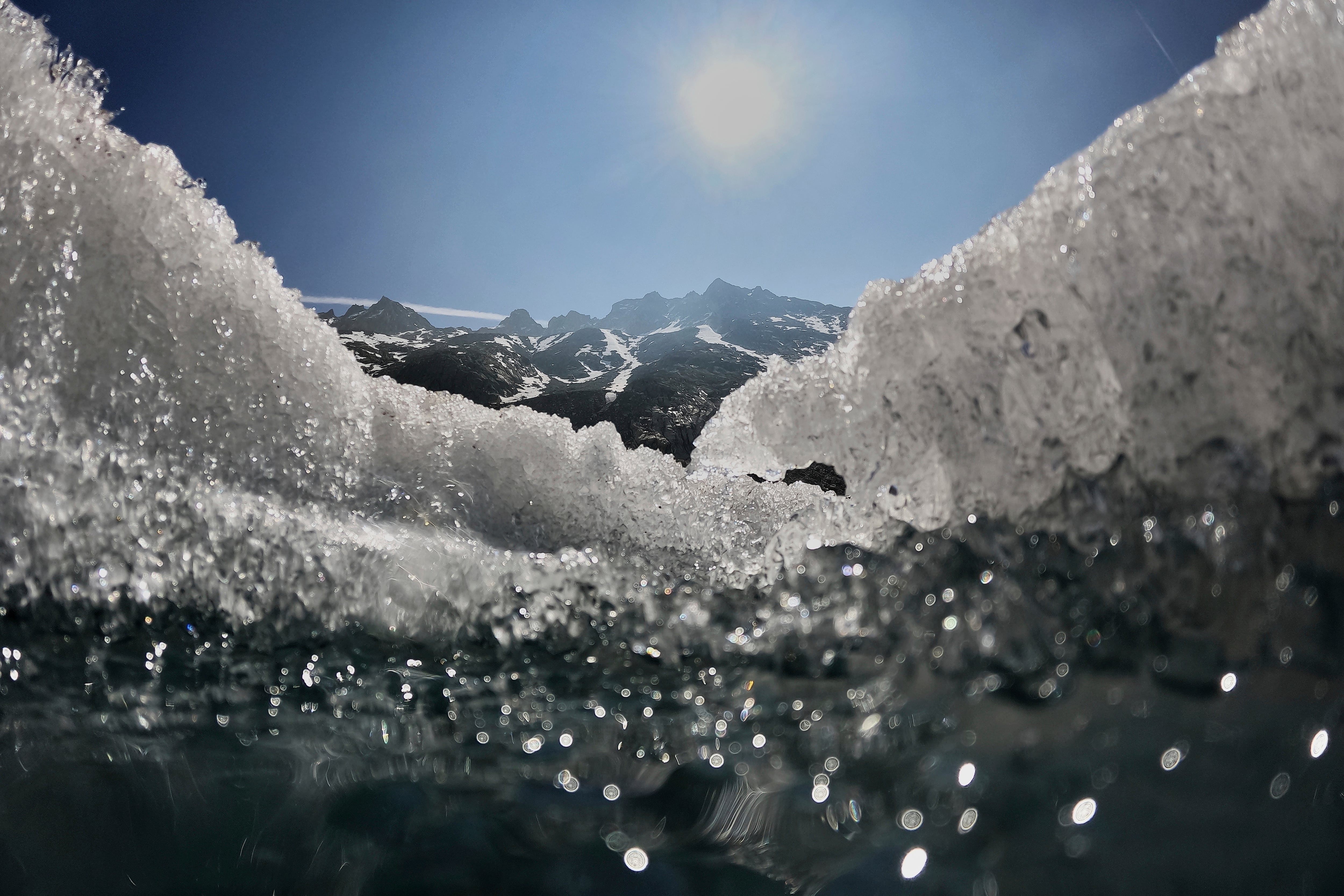 Ola de calor europea pone al límite a glaciares suizos