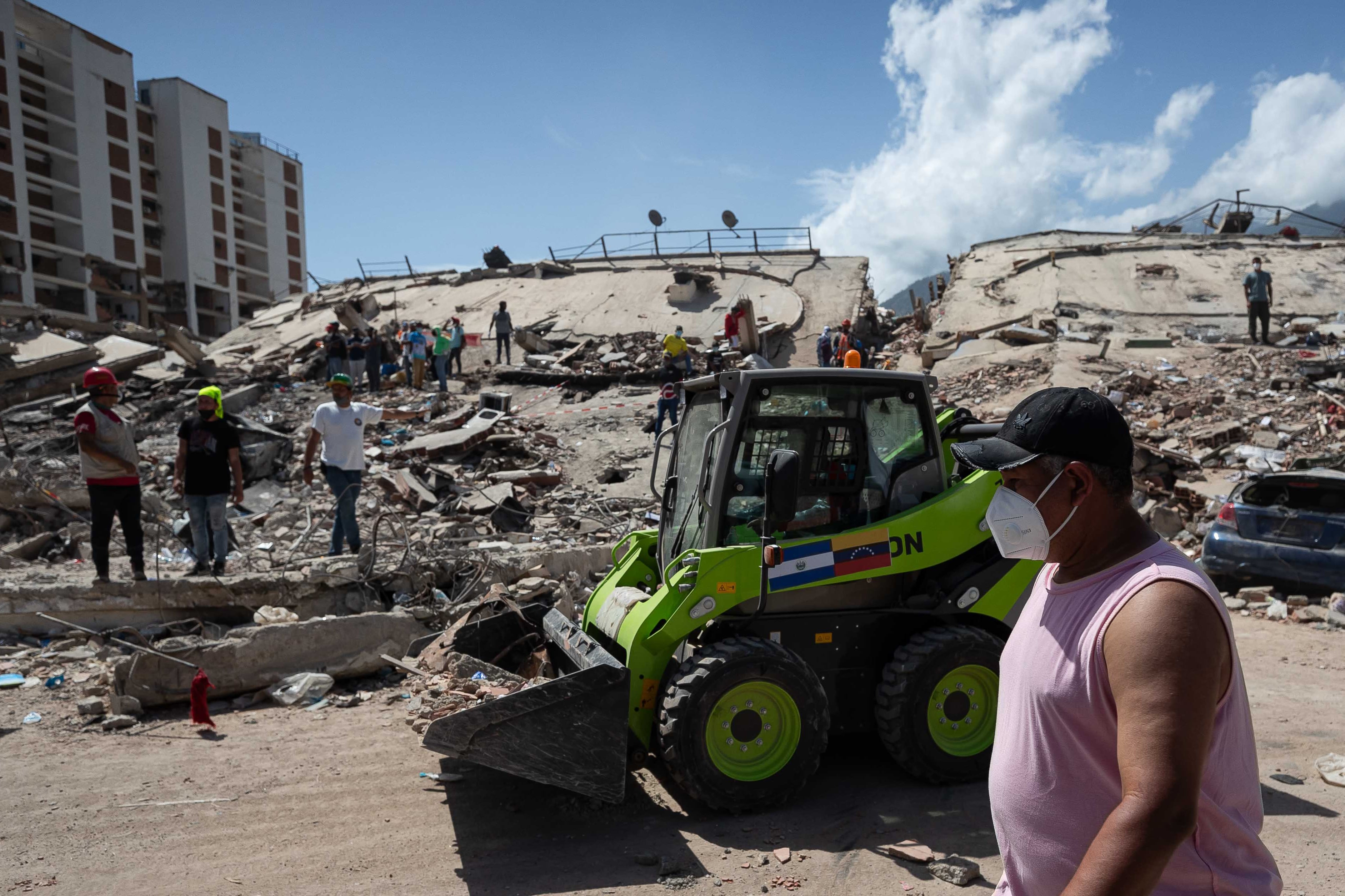 Terremoto Venezuela: sin ayuda a 5 días, gobierno concentra apoyo en La Guaira y olvida ot