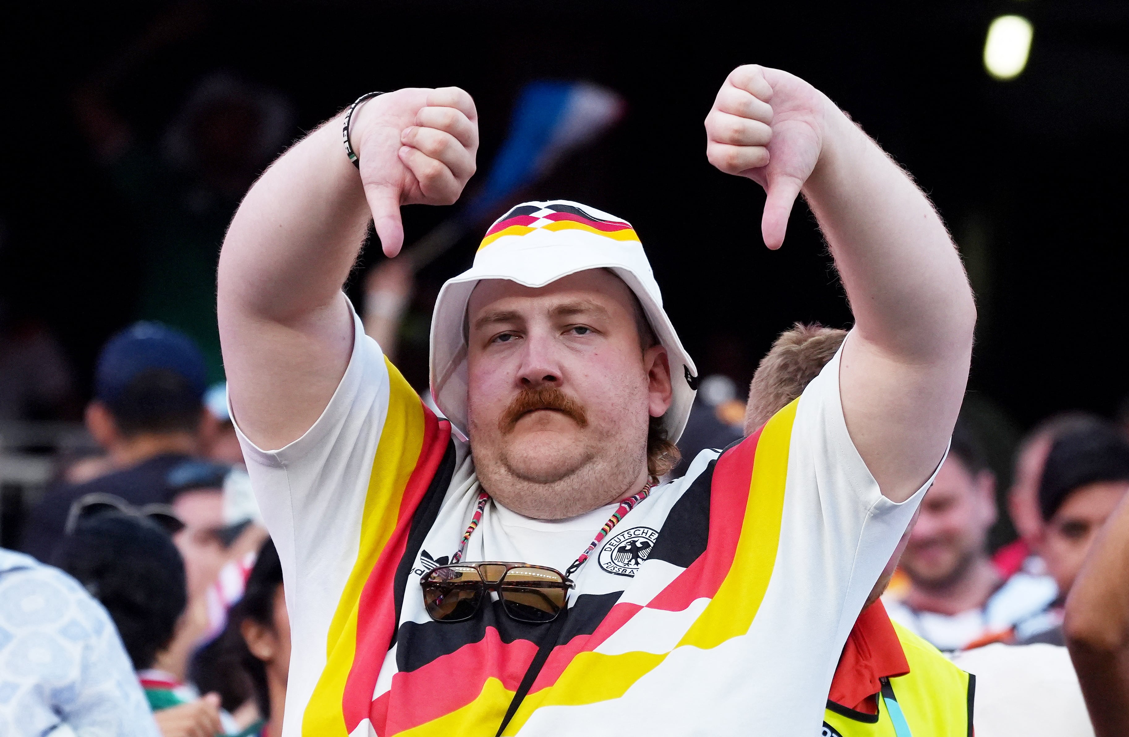 Alemania: Merz felicita a selección eliminada y desata críticas y burlas