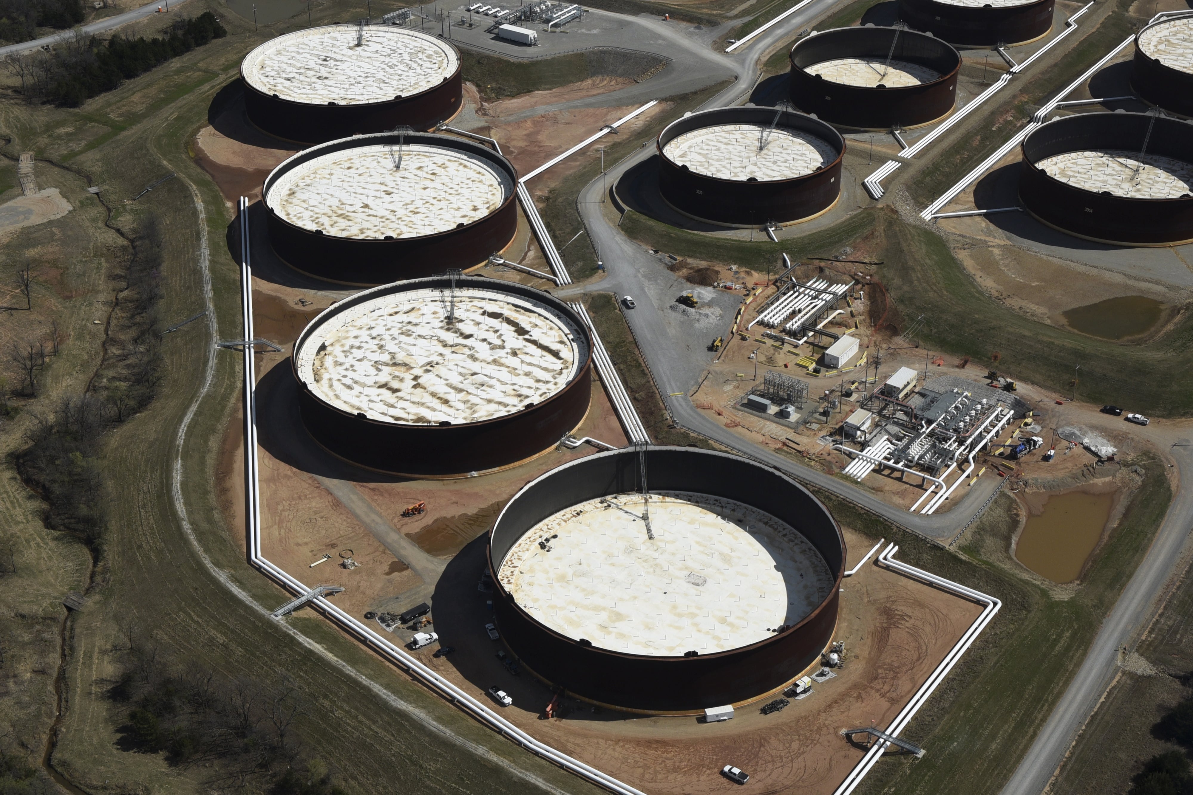 Petróleo sufre el mayor desplome desde 2020 en junio