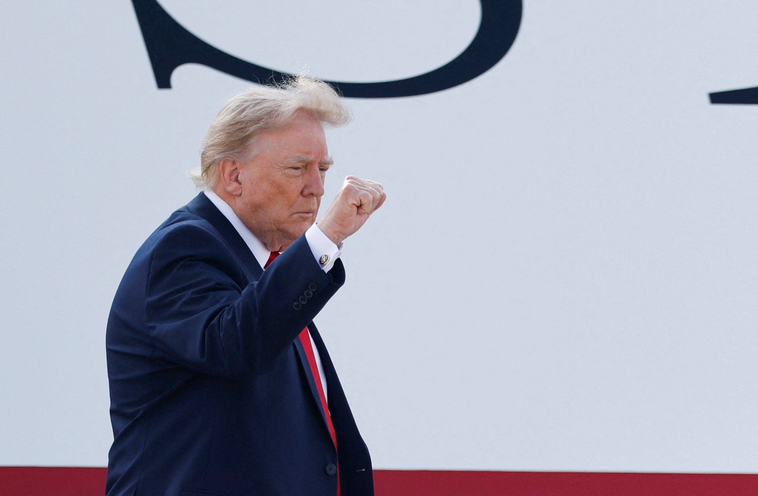 Trump ve avance en diálogo con Irán; Teherán exige liberar fondos