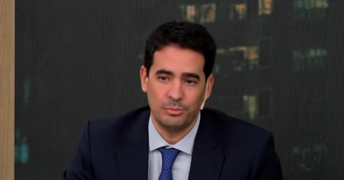 Adrian Ravier asume como vocero presidencial y defiende las formas de Javier Milei