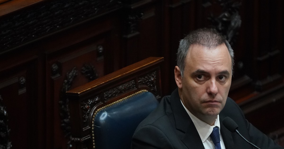 Adorni deja la presidencia de YPF