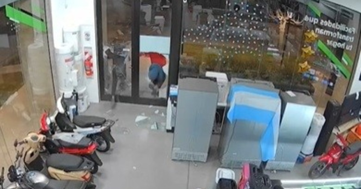 Ladrón roba 12 celulares en 22 segundos en Bell Ville, Córdoba