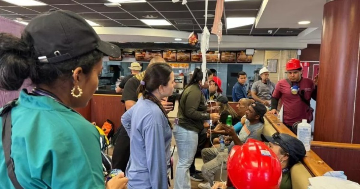McDonald's de La Guaira se convierte en hospital de emergencia para heridos locales