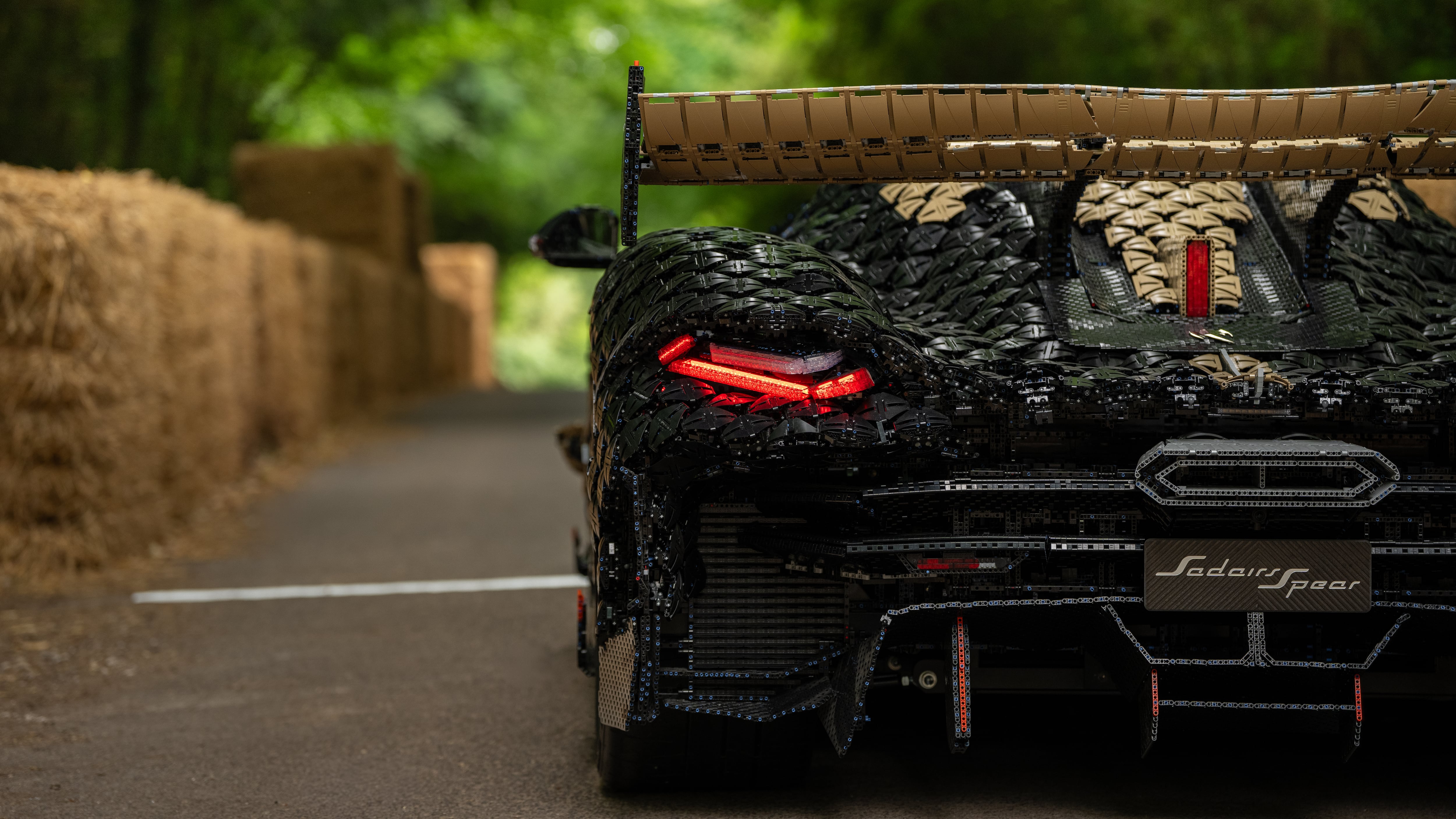 Lego crea réplica funcional de automóvil a tamaño real que alcanza 100 km/h