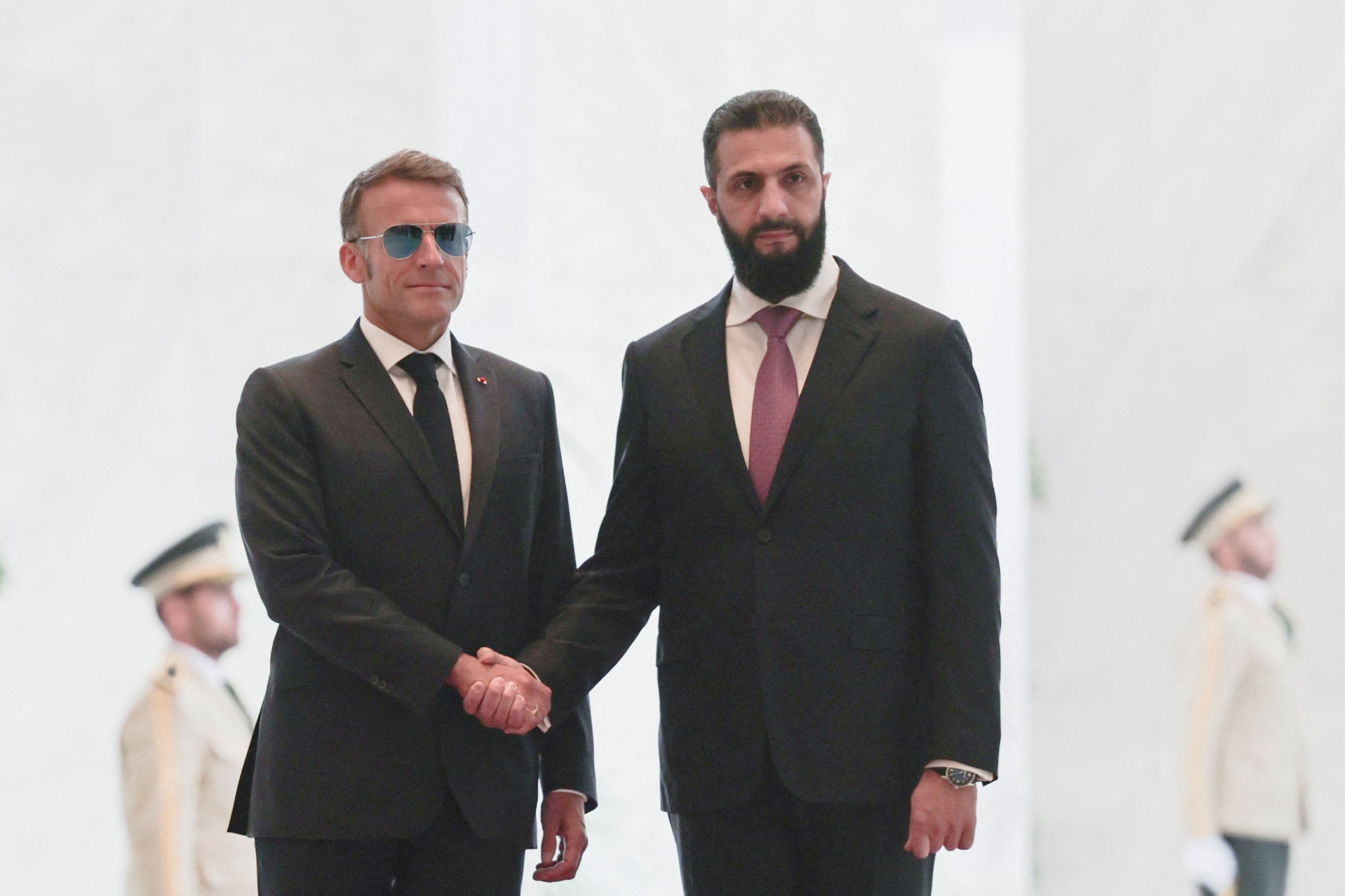 Macron ofrece ayuda económica a Siria para impulsar crecimiento