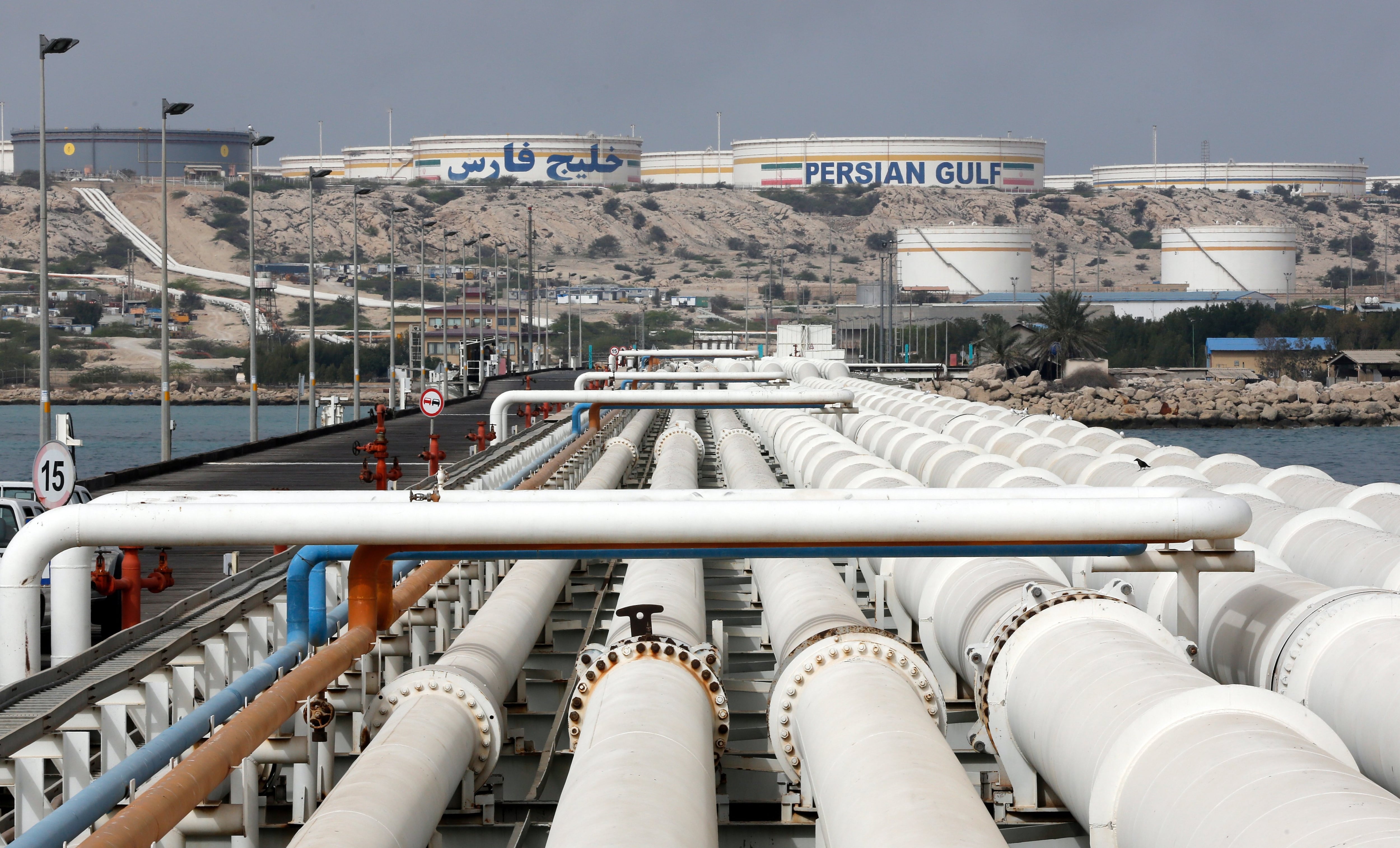 EE.UU. revoca licencia para vender crudo iraní tras ataques en Ormuz