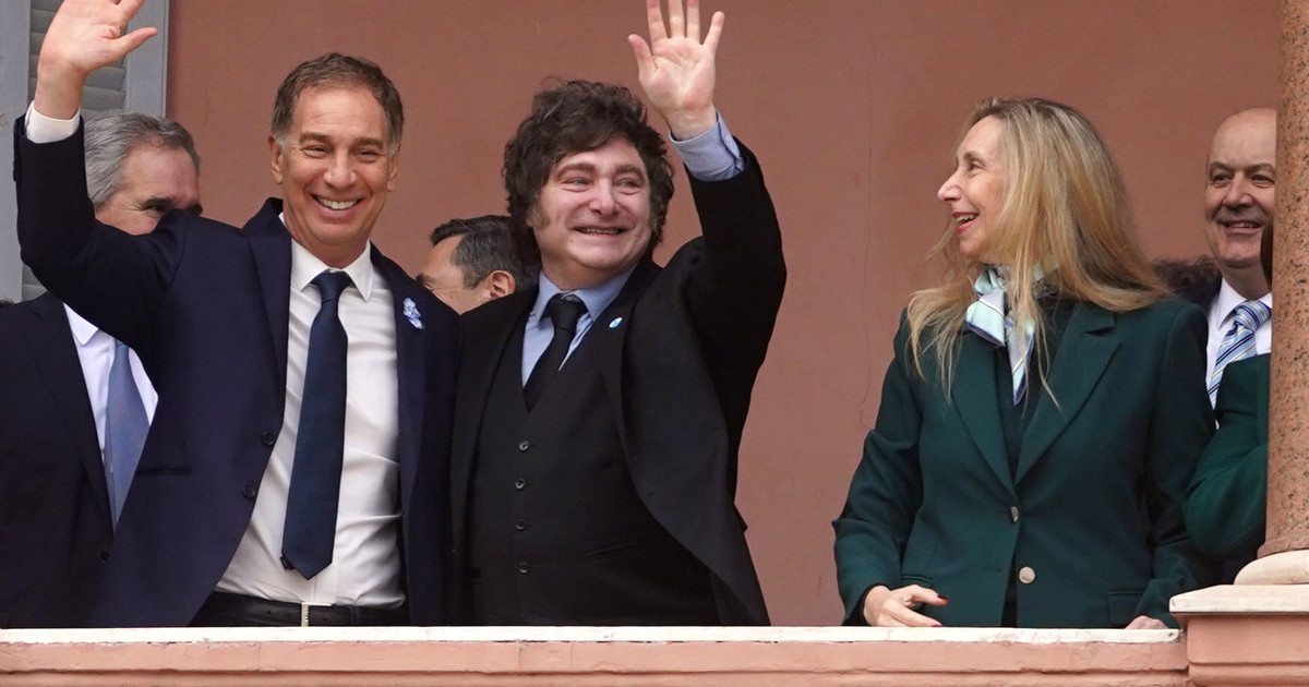 Milei enfrenta dificultades para aprobar reforma electoral en el Senado.