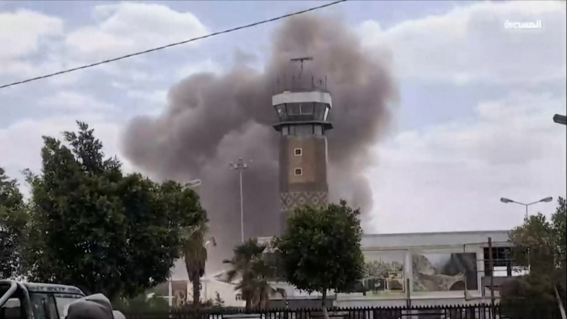 Bombardeo en aeropuerto de Saná: Irán y gobierno de Yemen discrepan sobre autoría