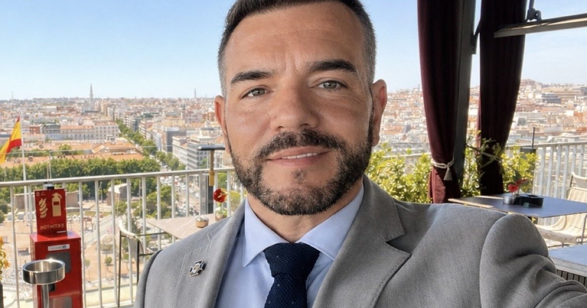 Gobierno destituye a consejero diplomático por críticas a embajador