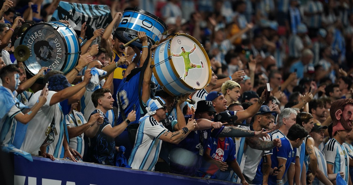 Argentina - Inglaterra: Hinchas argentinos caminan hasta la cancha en Atlanta