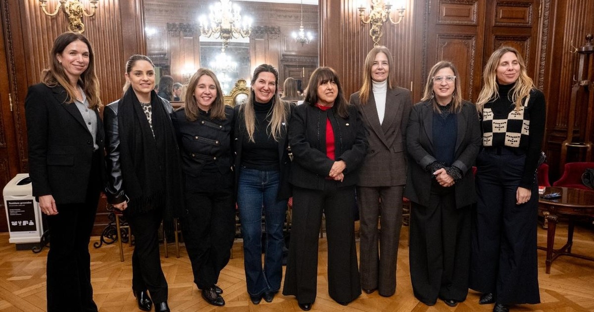 Mujeres judiciales rinden homenaje a exministra Carmen Argibay en Legislatura porteña