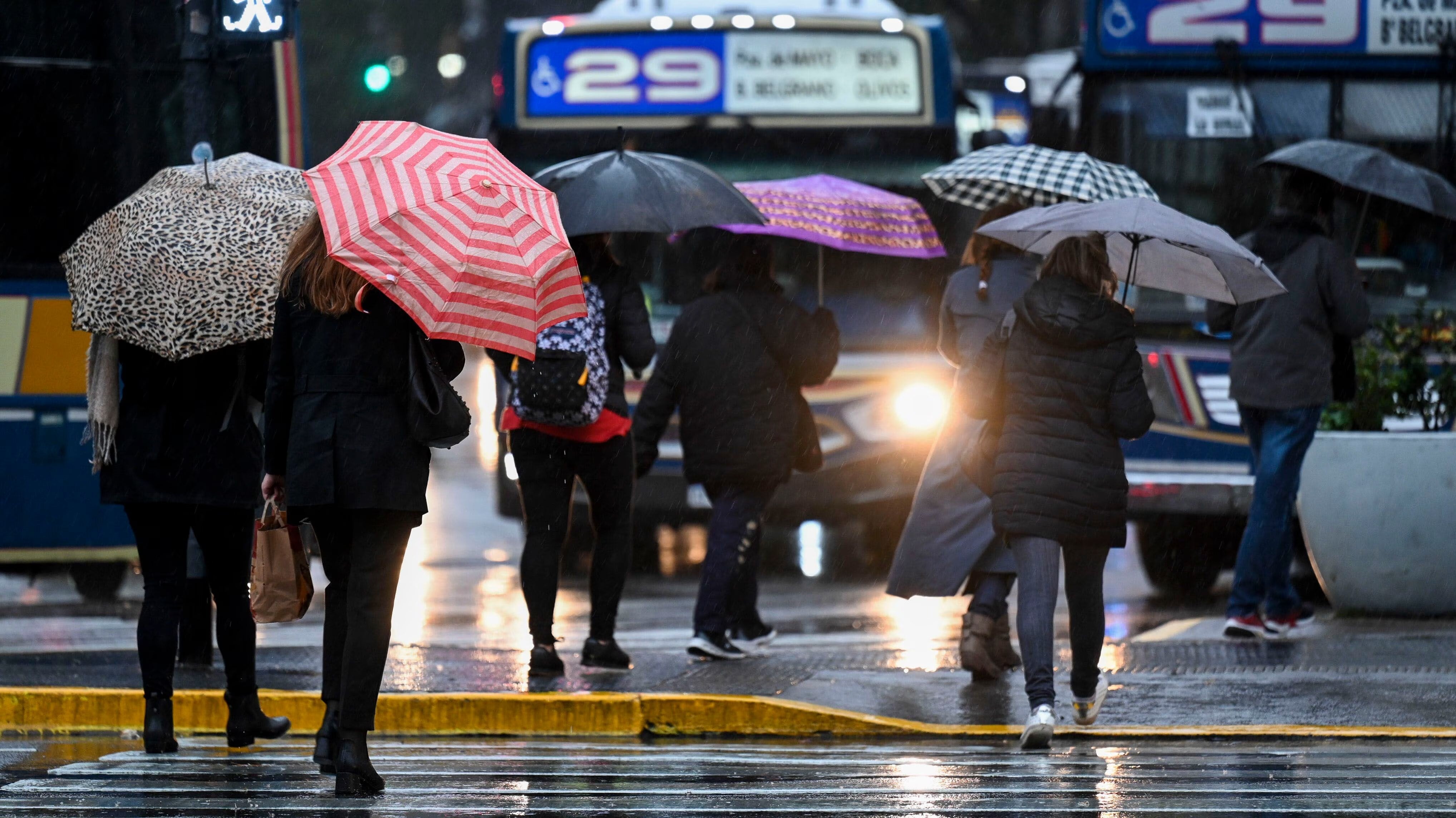 Vuelven el frío y las tormentas al AMBA tras varios días de temperaturas primaverales
