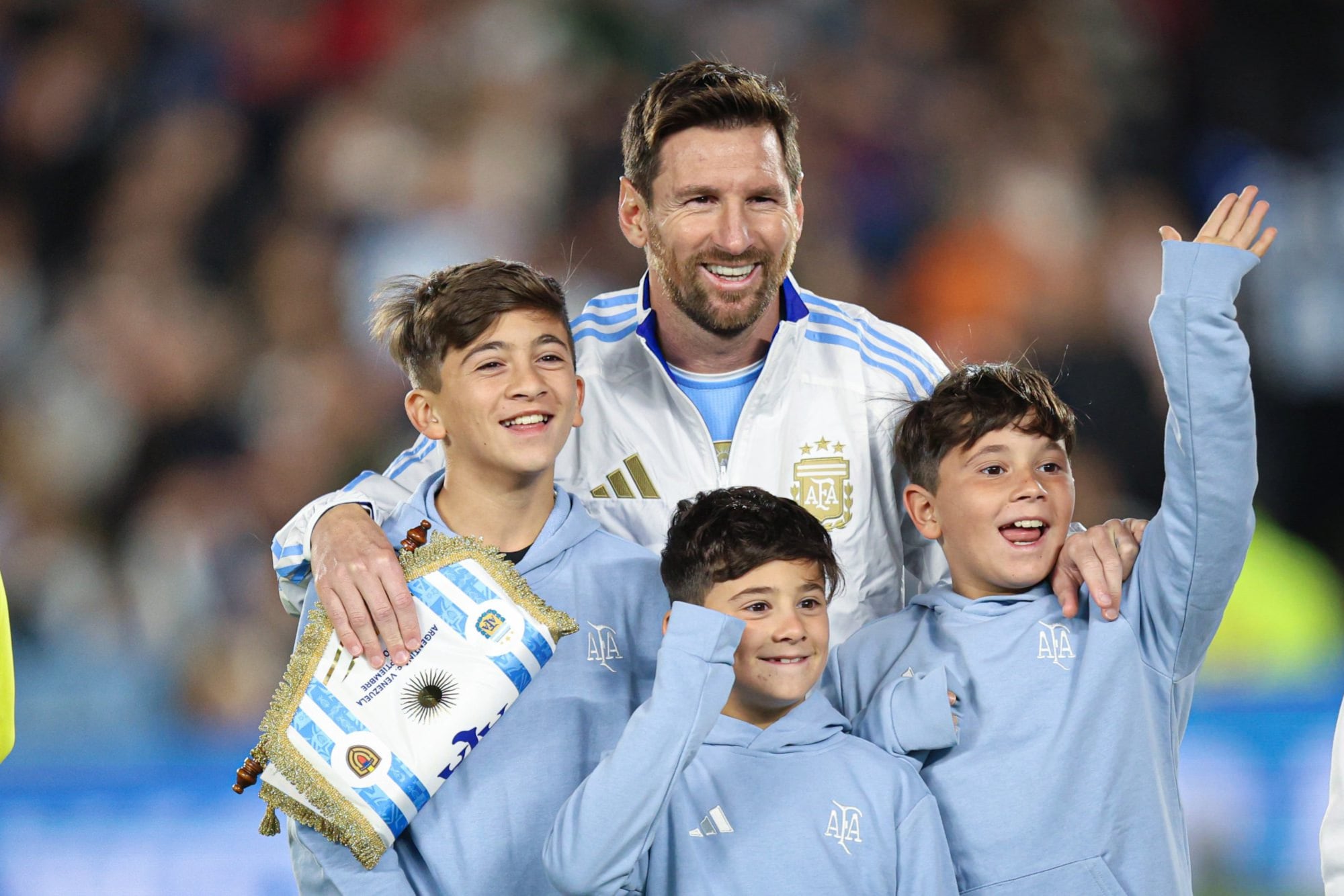 La familia de Messi apoya su éxito deportivo
