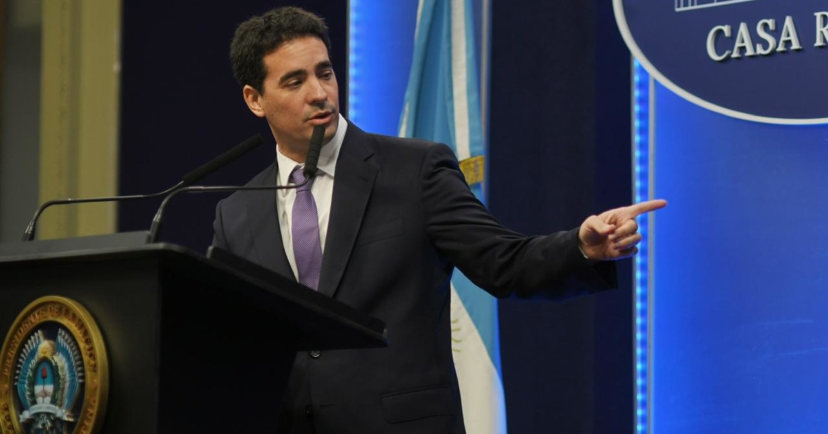 Vocero presidencial critica a Reino Unido por su postura en Malvinas.