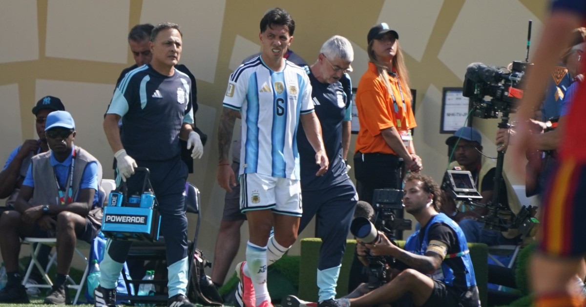 Martínez se lesionó y Argentina cambió en el primer tiempo