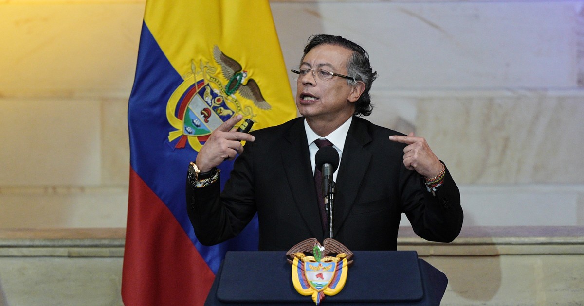 Gustavo Petro denuncia violencia electoral y llama a huelga contra De la Espriella