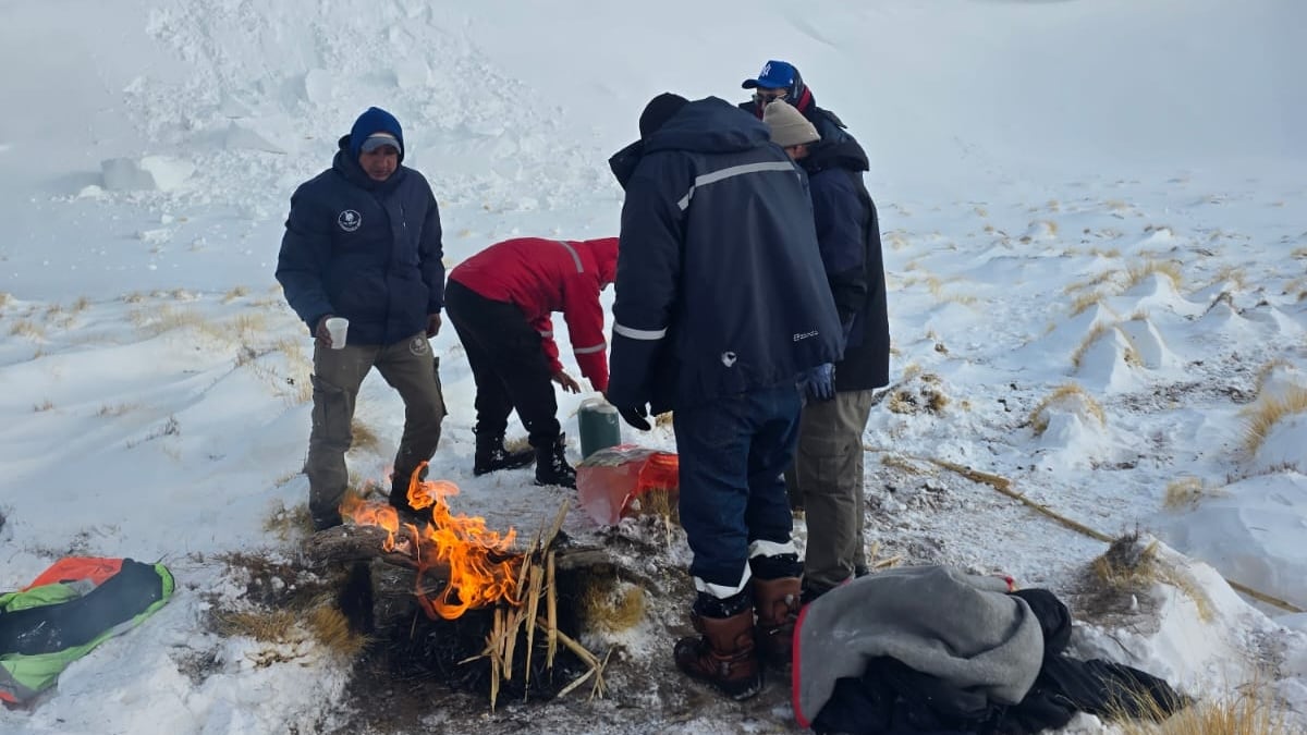 Rescatan a mineros atrapados por tormenta de nieve en la puna catamarqueña