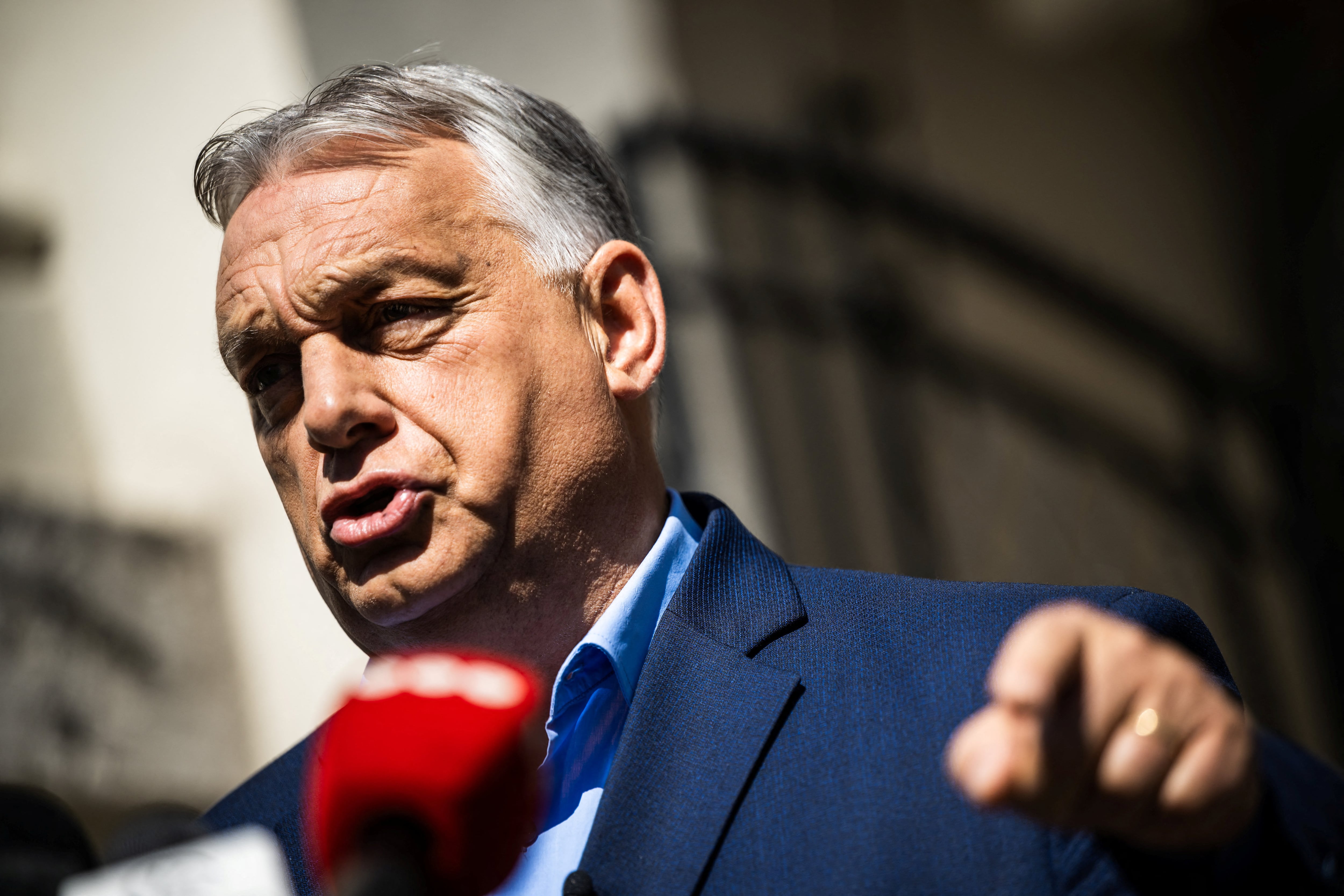Orbán llamó a la "resistencia nacional" tras la destitución del presidente y jefe del Trib